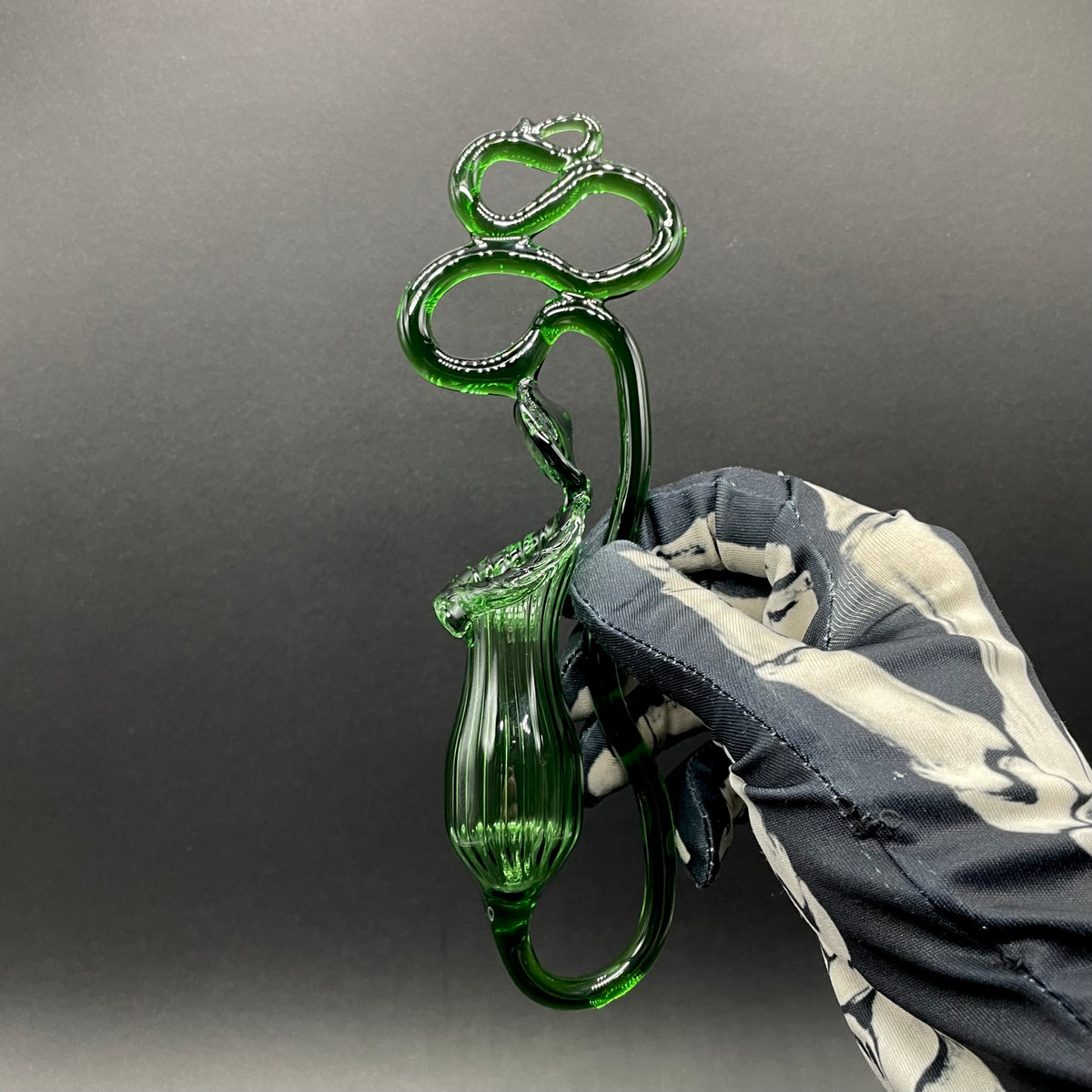 Pitcher plant craftsmanship - artisan glass work