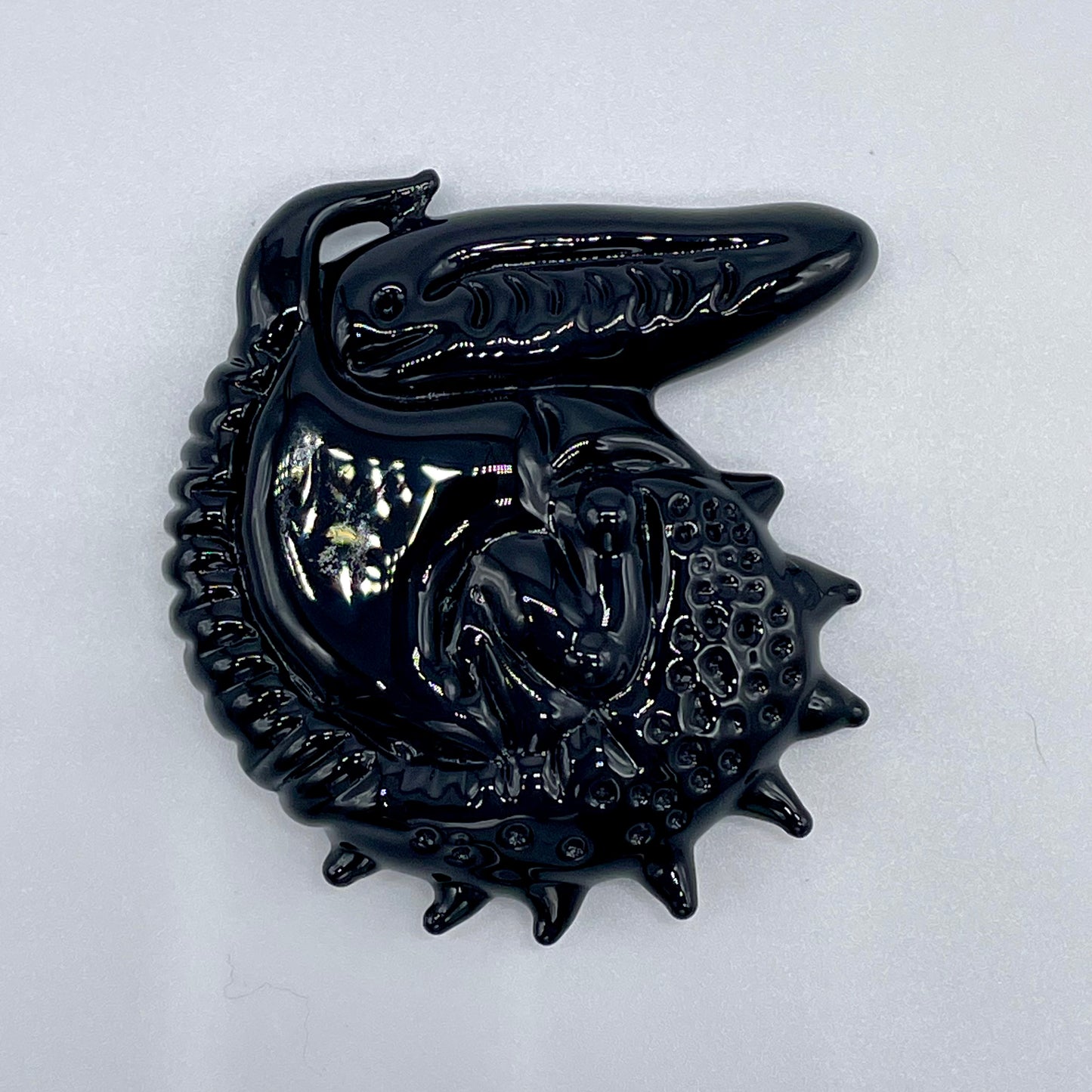 Artisan glass Xenomorph pendant - detailed craftsmanship