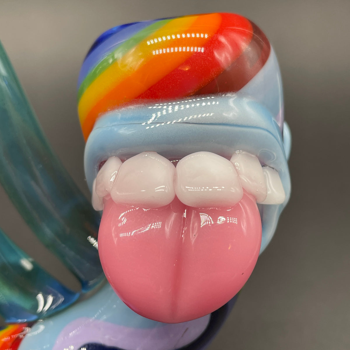 Artisan glass Rainbow Sherlock - detailed craftsmanship