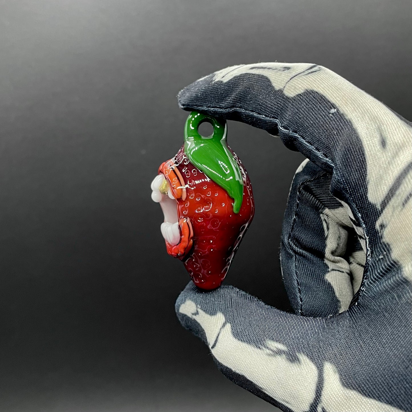 Hand-blown Screaming strawberry glass pendant - Leviathan Glass original