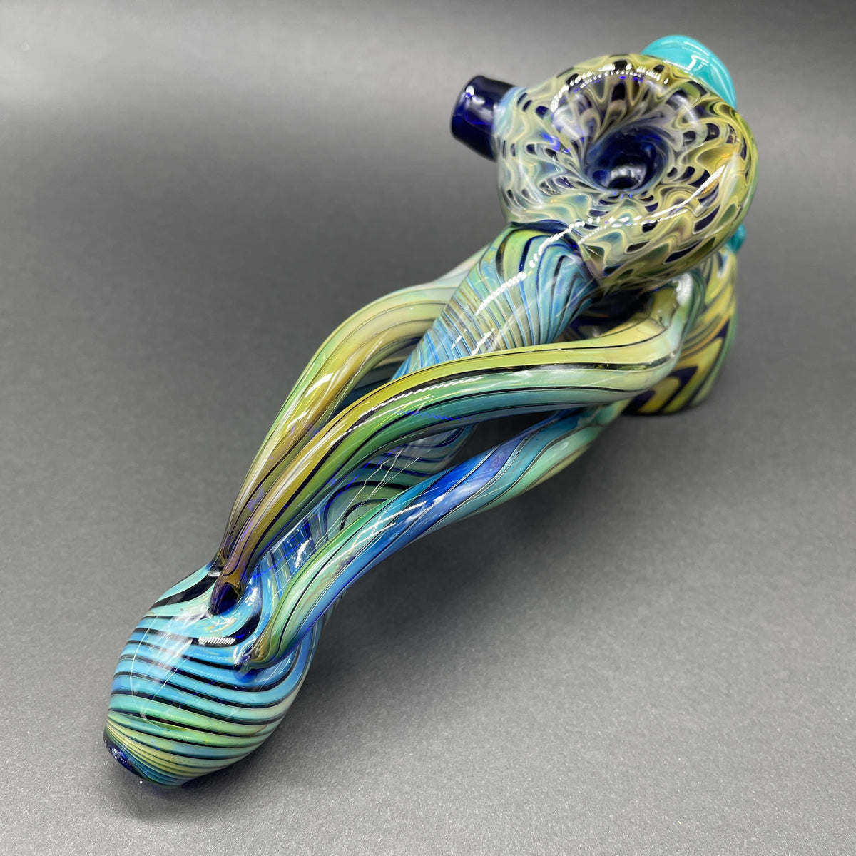 Screaming tentacle bubbler by Leviathan Glass - artisan detail
