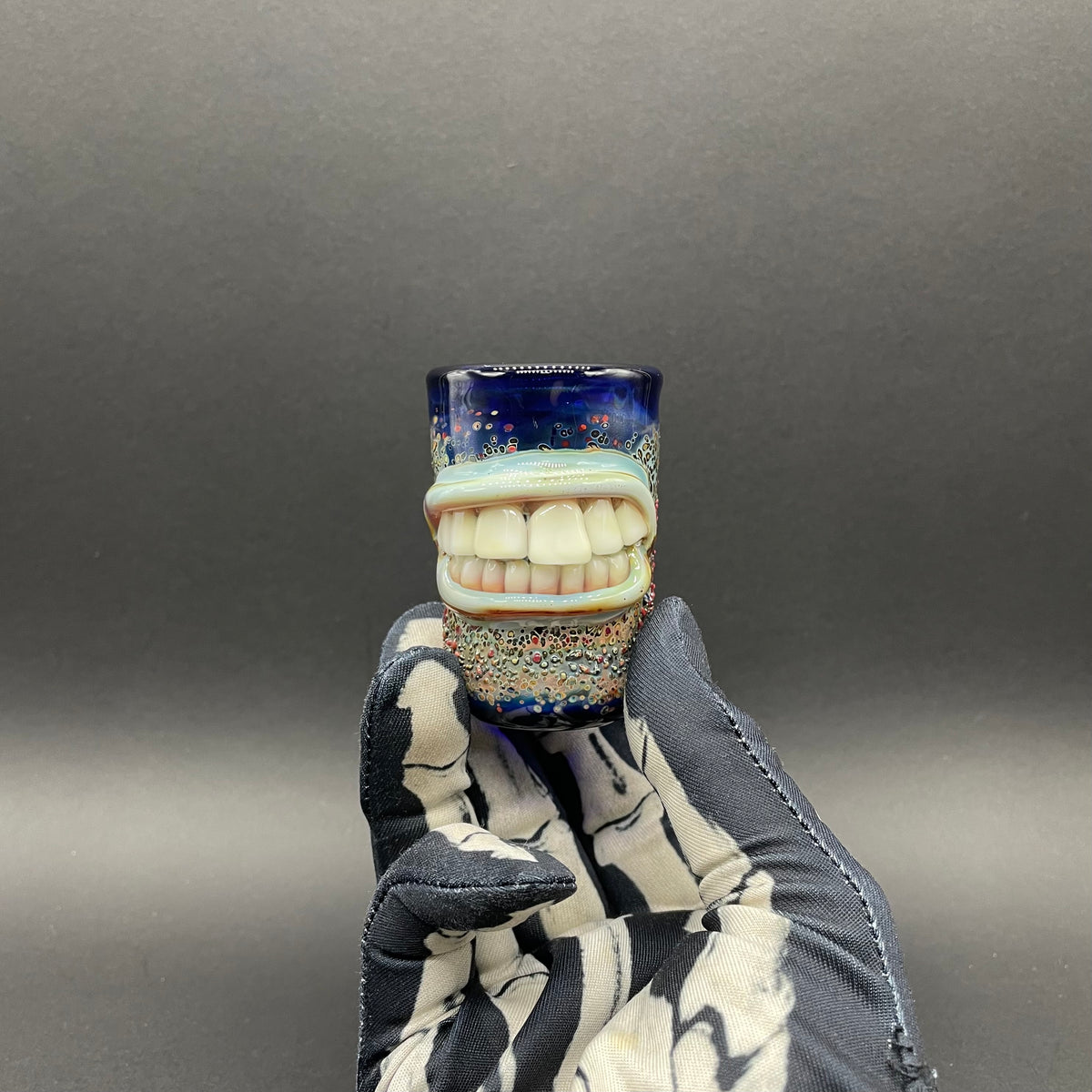 MOUTH shot glass detail view - premium glass art