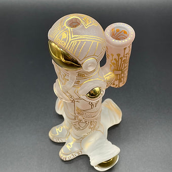 14mm Astronaut Rig detail view - premium glass art