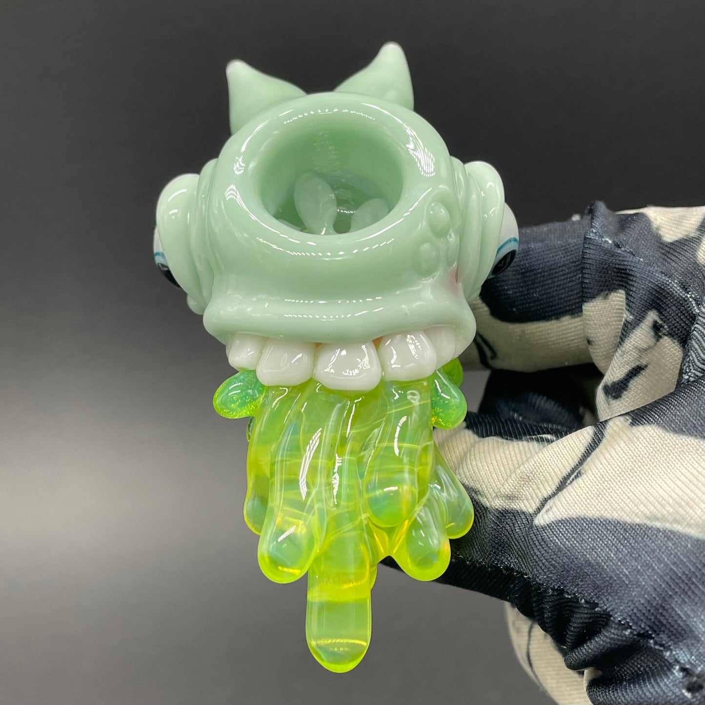 14mm 4 hole barf slide craftsmanship - artisan glass work