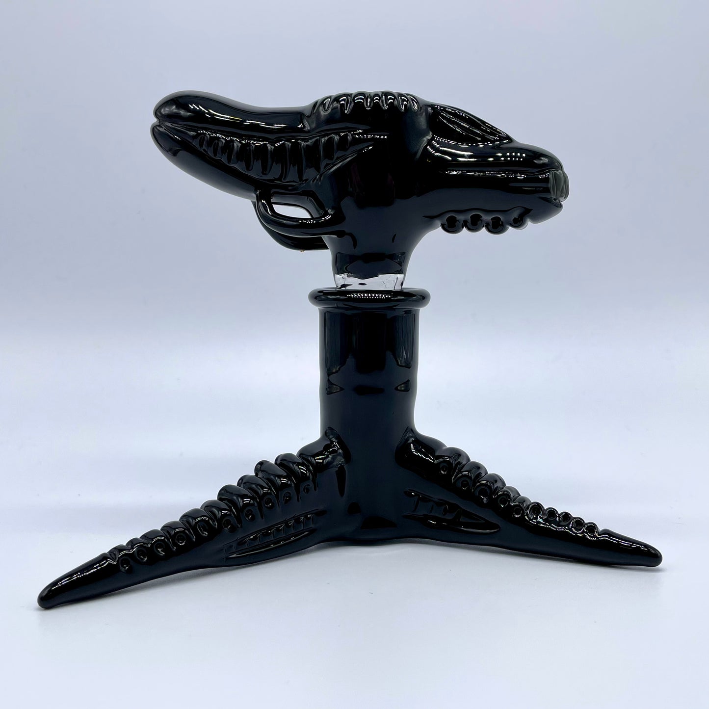 Close-up of 18mm xenomorph slide with stand - handcrafted glass