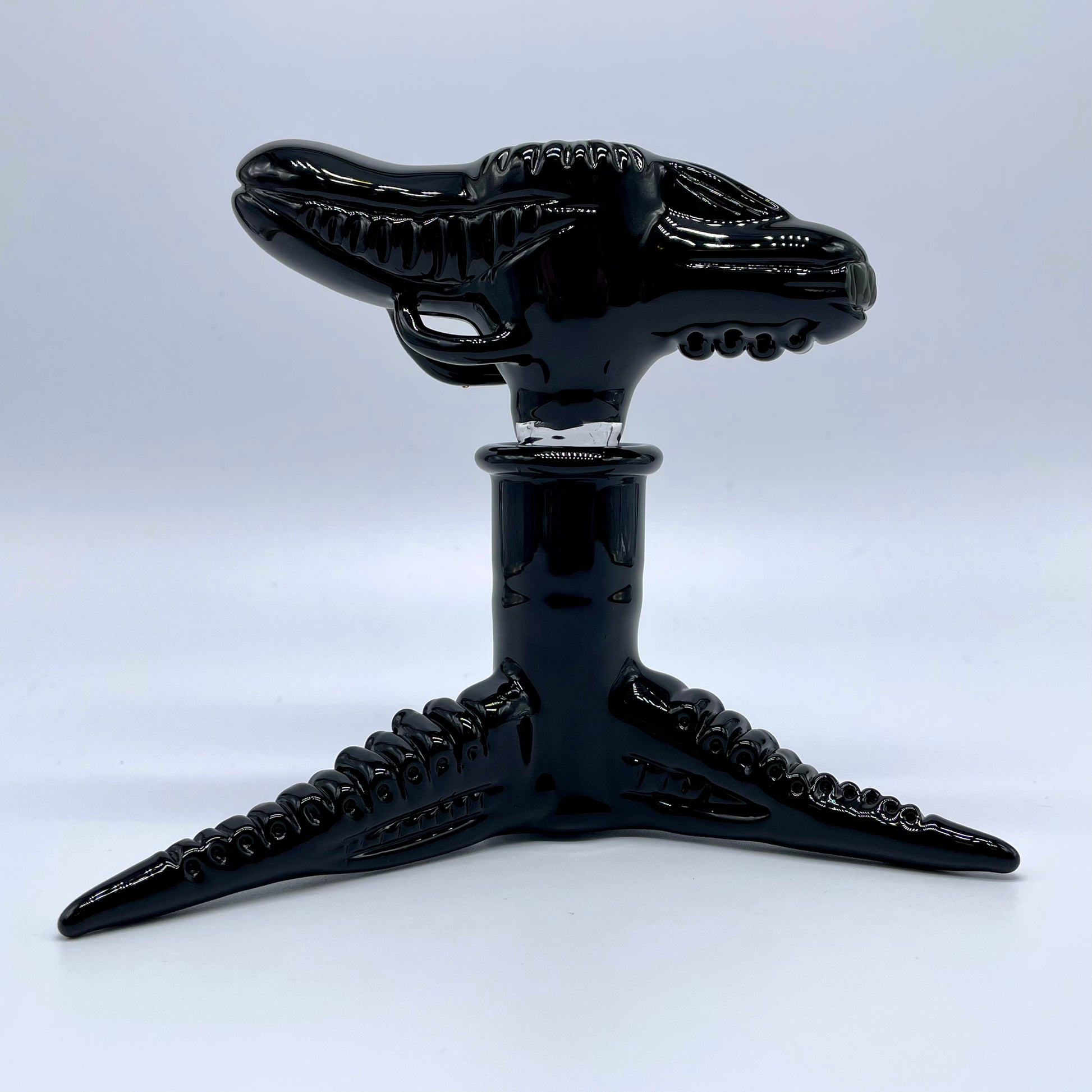 Close-up of 18mm xenomorph slide with stand - handcrafted glass