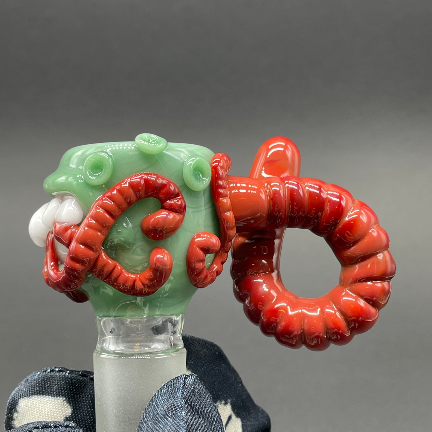 Hand-blown 18mm worm food slide - Leviathan Glass original