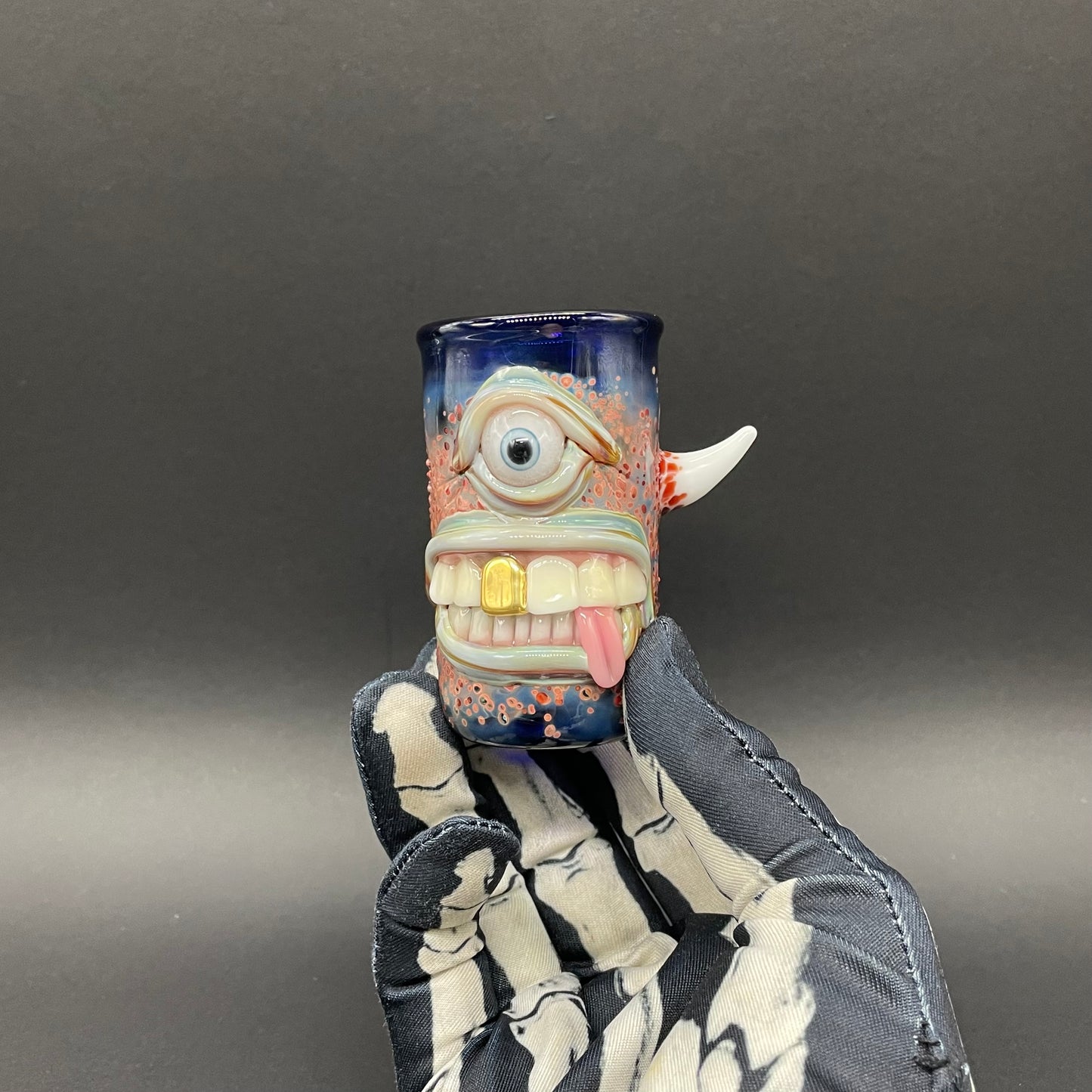 Artisan glass Cyclops shot glass - detailed craftsmanship