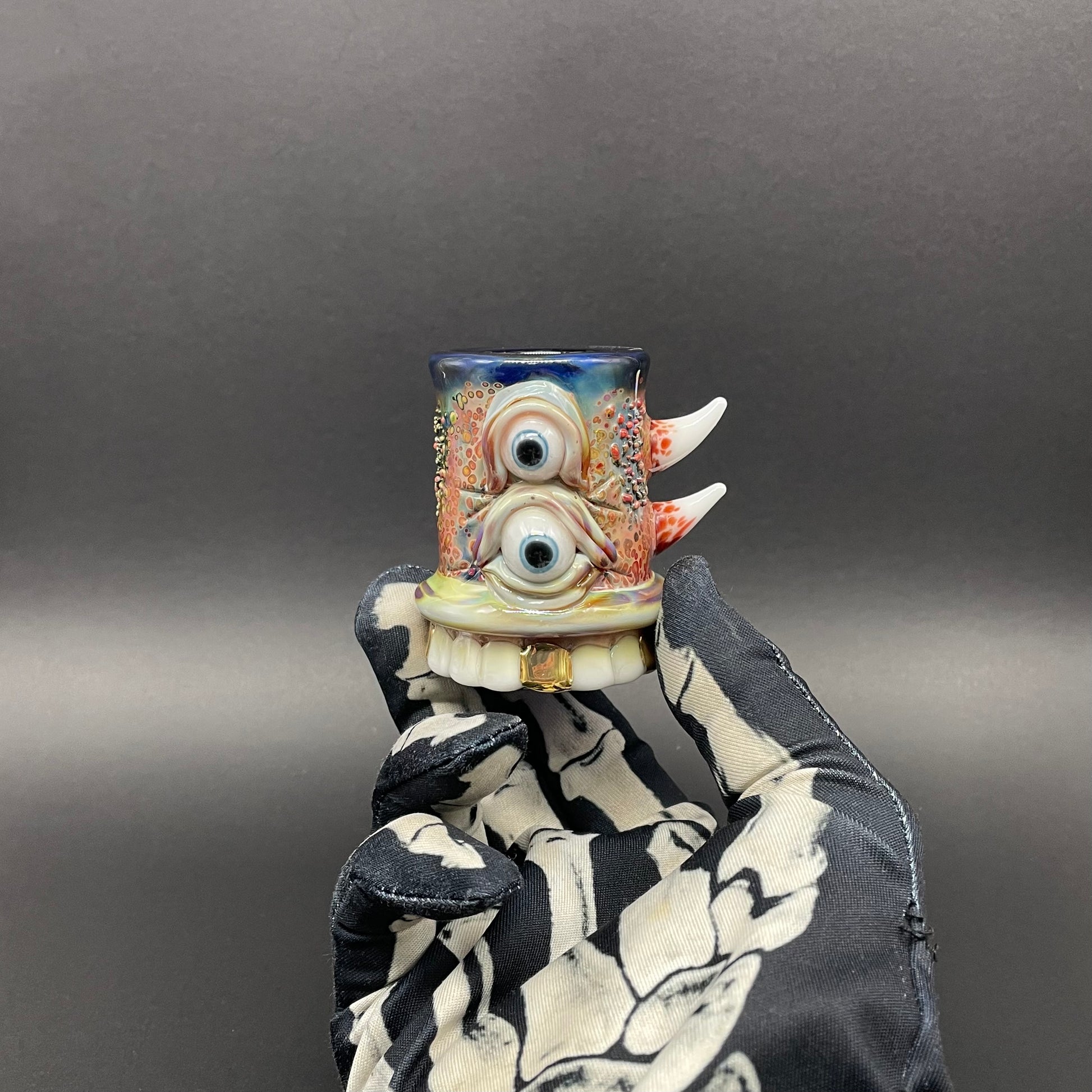 chompers shot glass with a mouth full of teeth by Leviathan Glass - artisan detail