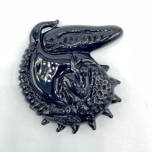 Xenomorph pendant detail view - premium glass art