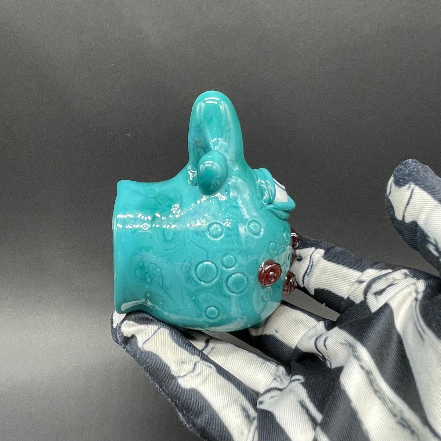 Screaming incense burner by Leviathan Glass - artisan detail