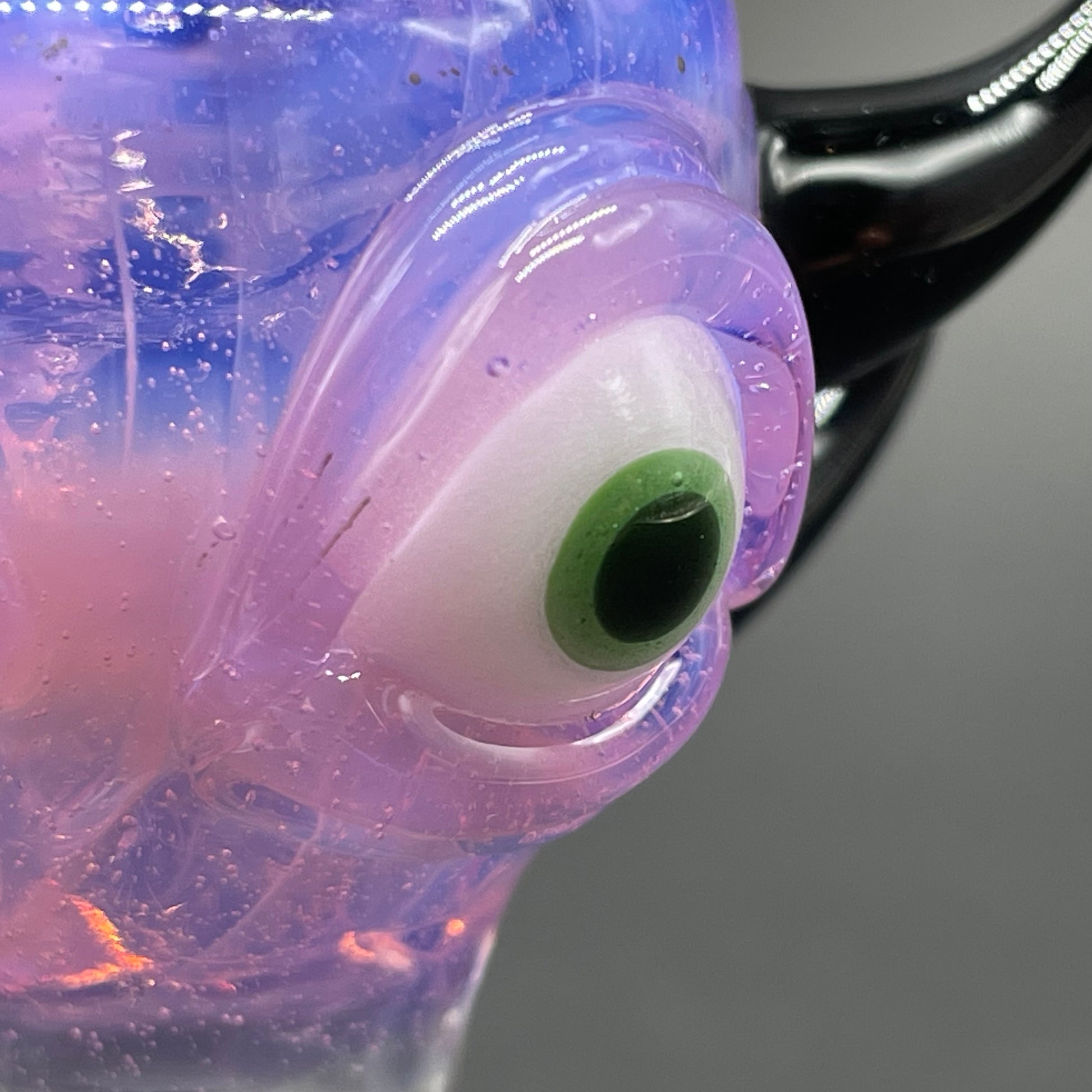 18mm 4 hole Pierced tongue slide by Leviathan Glass - artisan detail