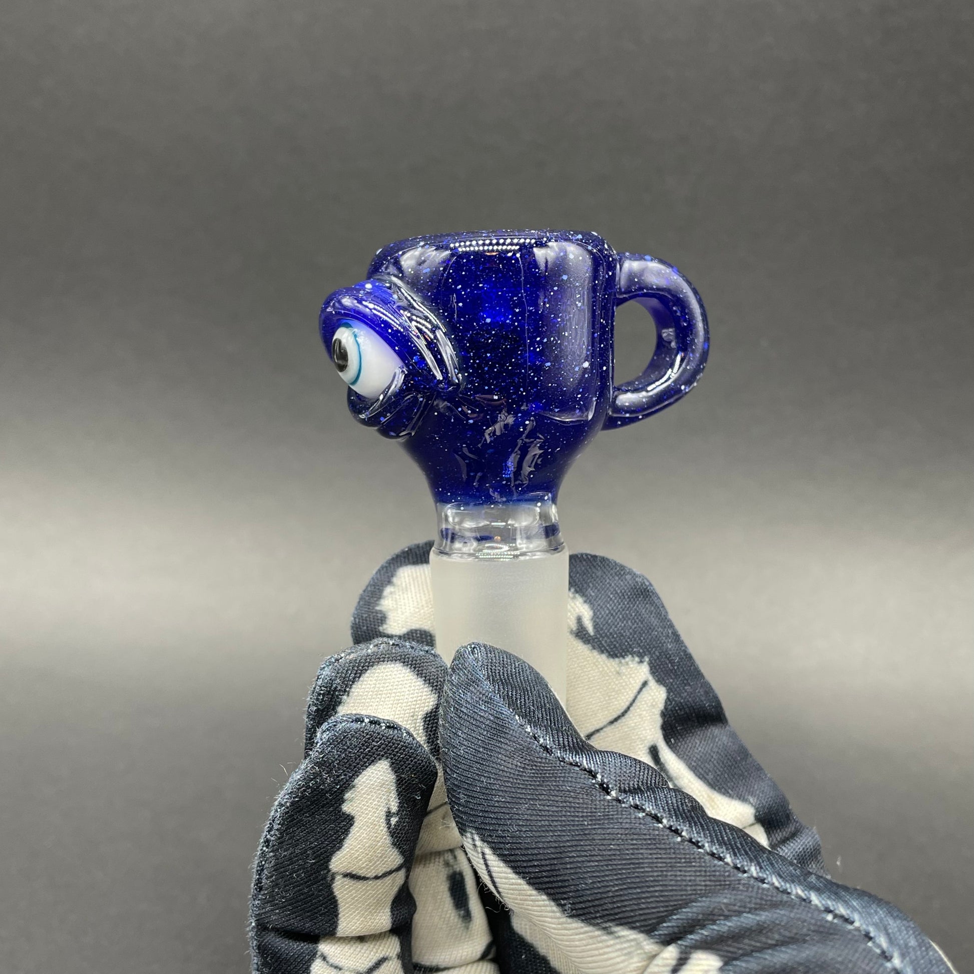 Artisan glass 18mm tea slide - detailed craftsmanship