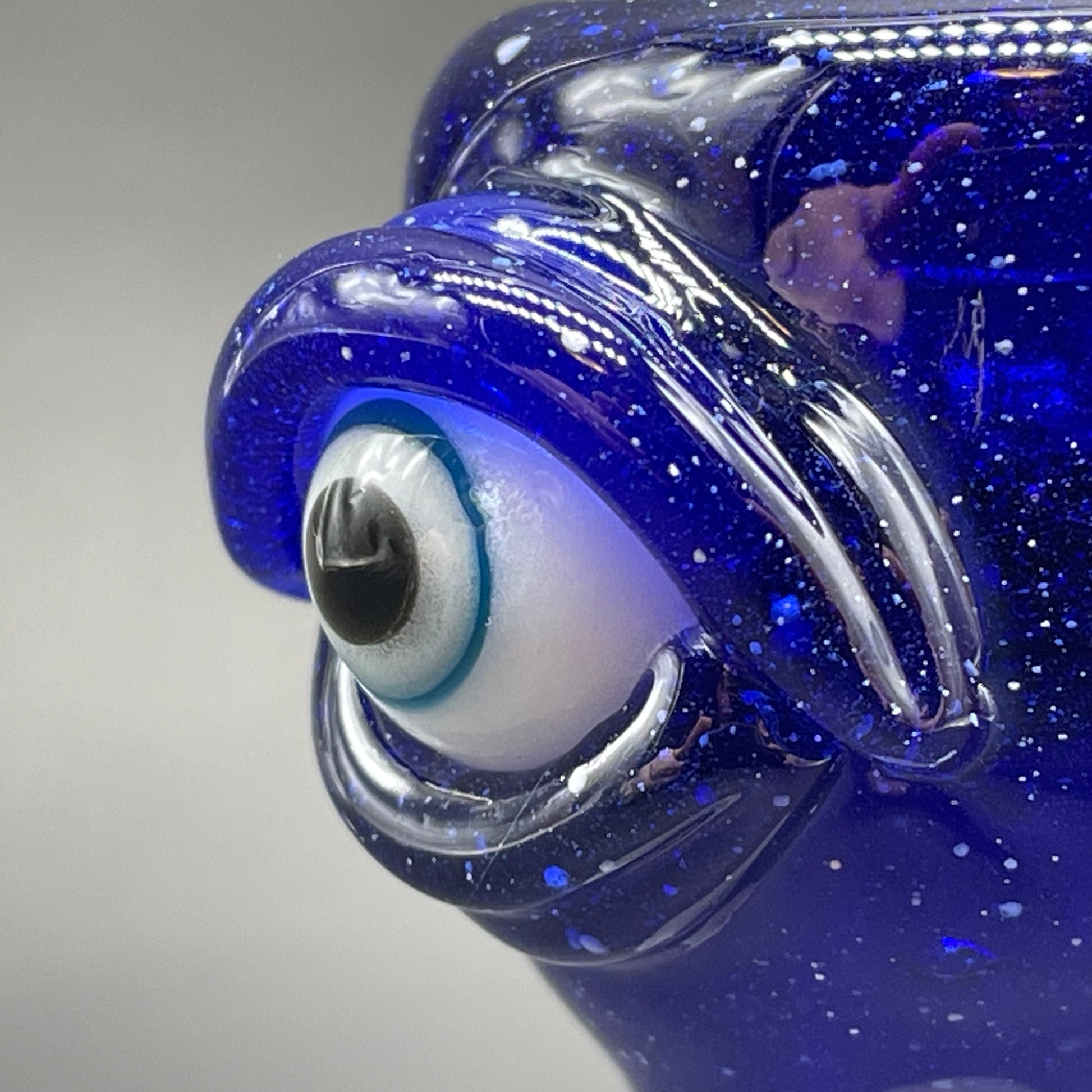 18mm tea slide by Leviathan Glass - artisan detail