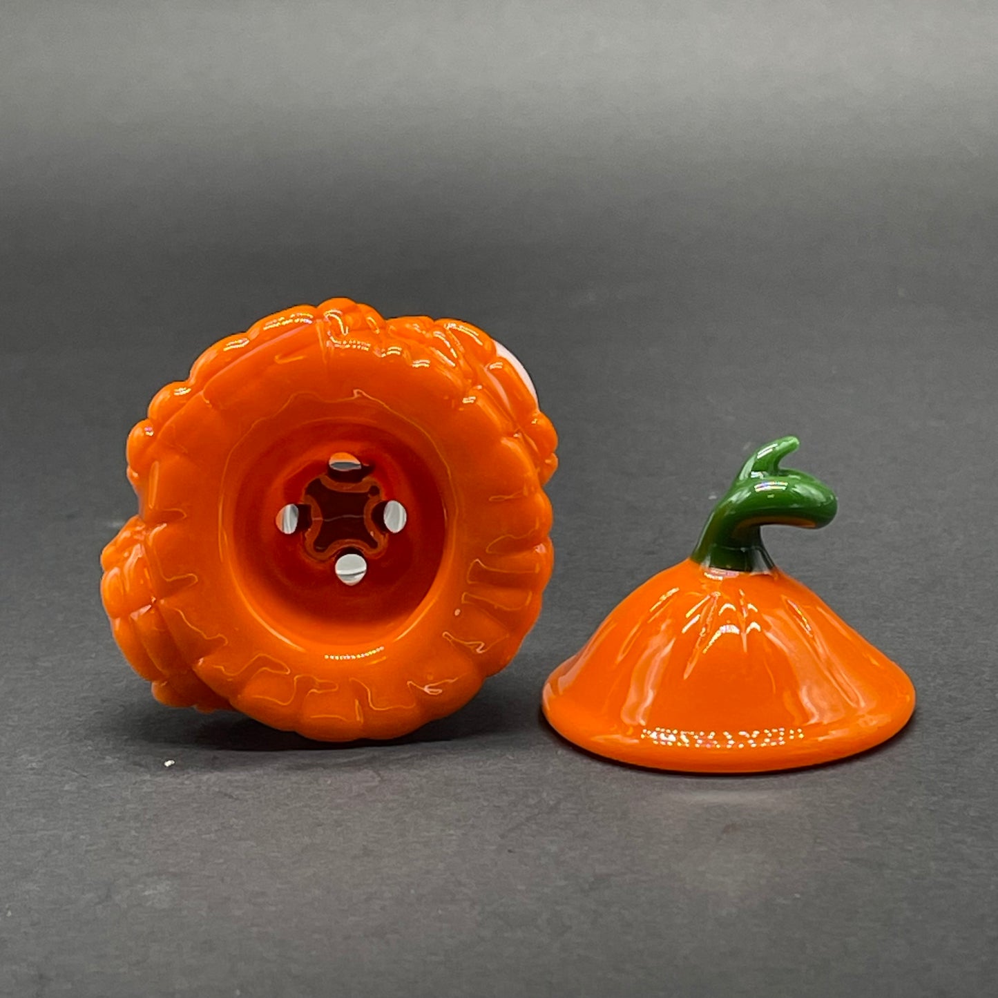 18mm screaming pumpkin slide by Leviathan Glass - artisan detail