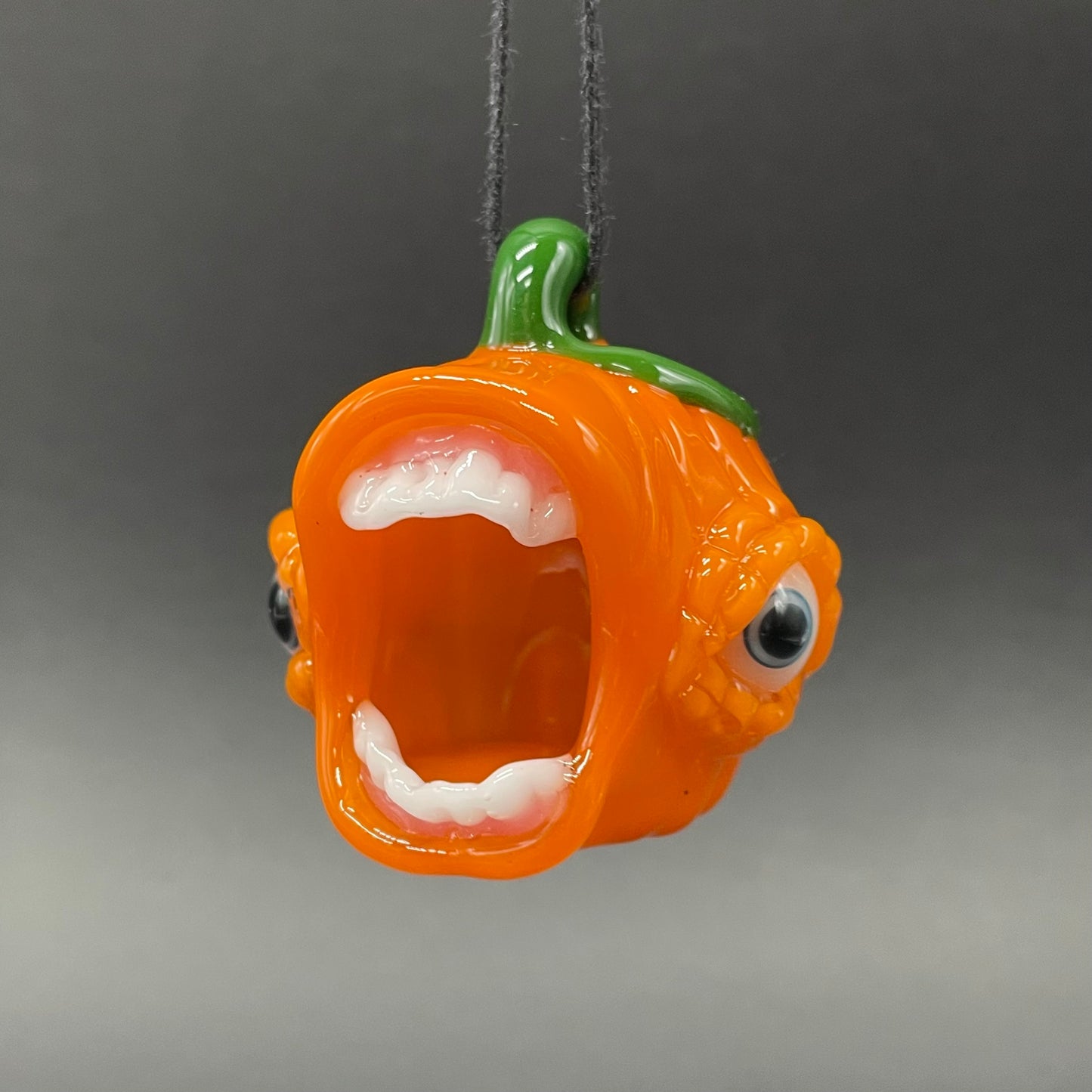 screaming jack-o’-lantern by Leviathan Glass - artisan detail