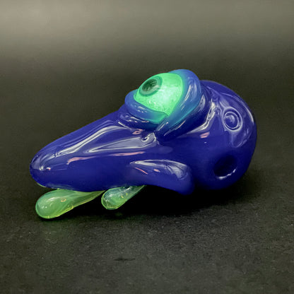 Artisan glass running nose glass pendant - detailed craftsmanship