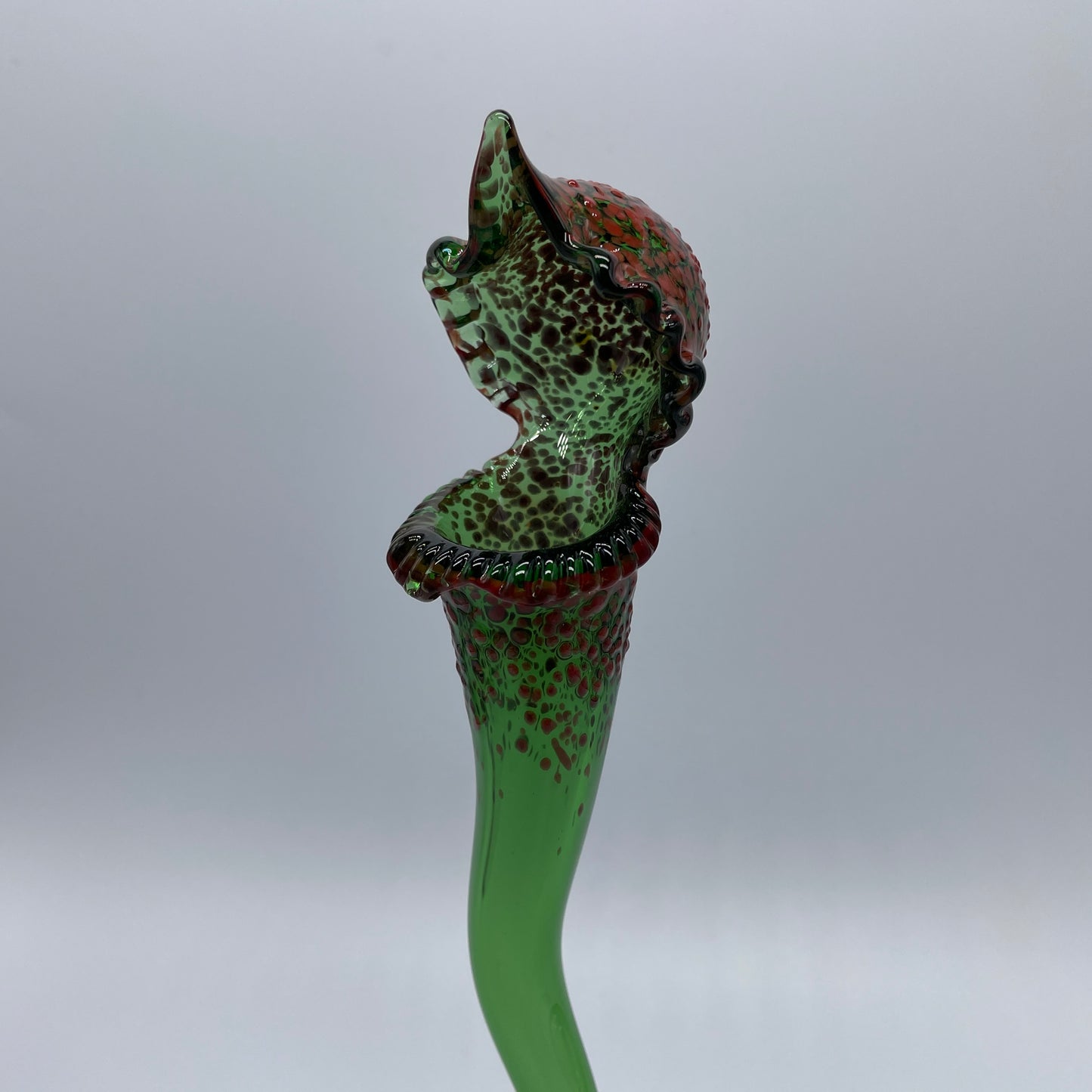 Hand-blown Pitcher plant sculpture - Leviathan Glass original