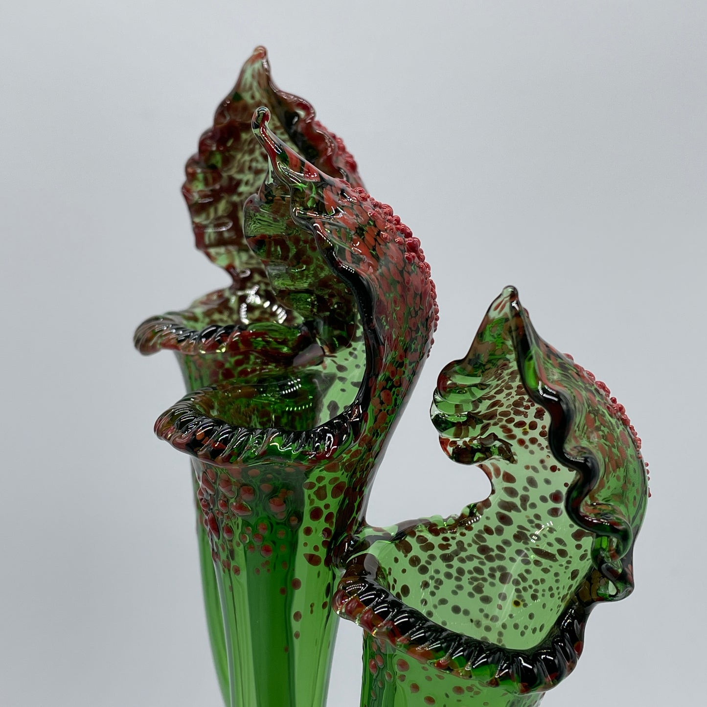 3 stem pitcher plant sculpture by Leviathan Glass - artisan detail