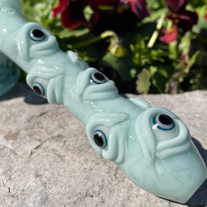 Artisan glass Smiley face bubbler - detailed craftsmanship