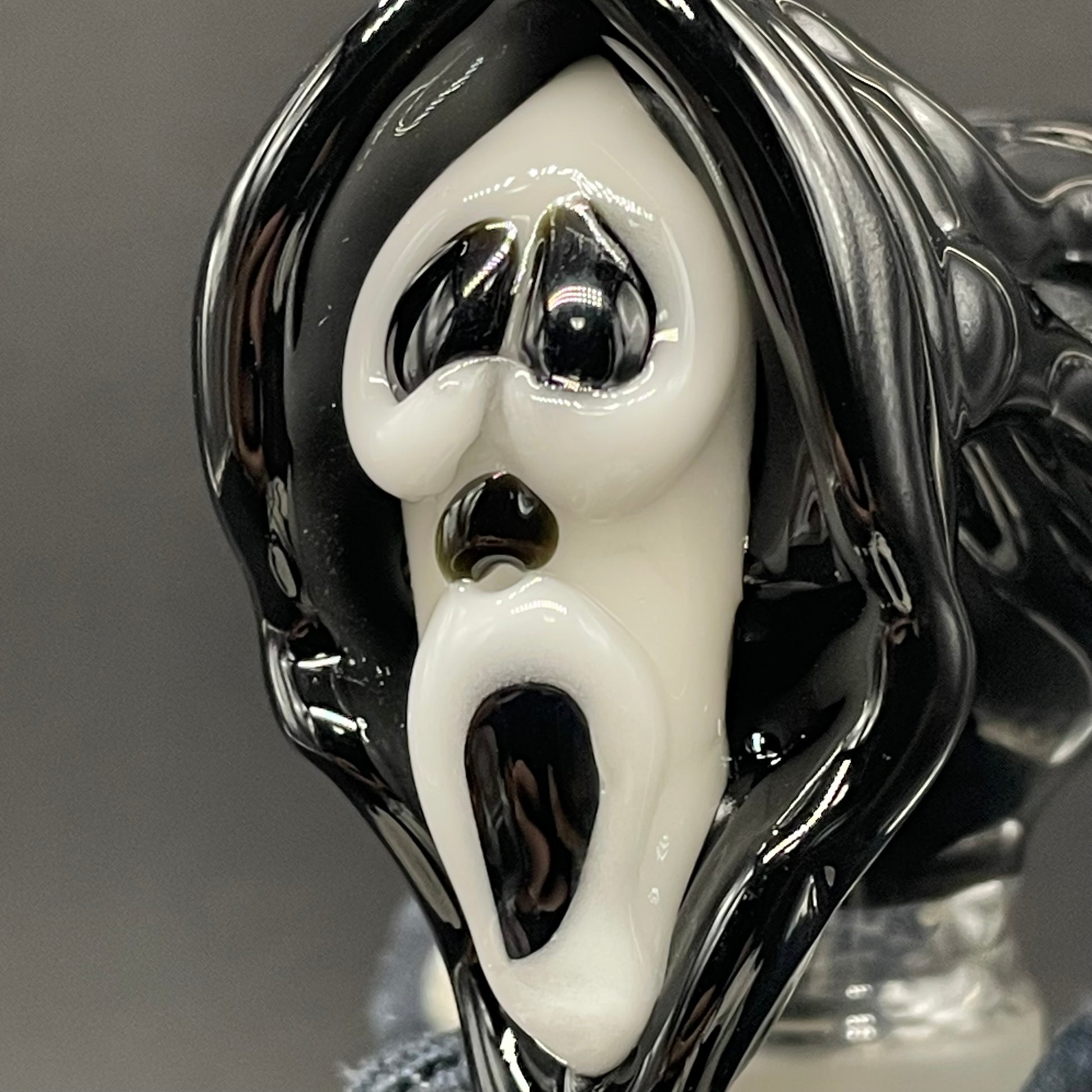 18mm scream slide by Leviathan Glass - artisan detail