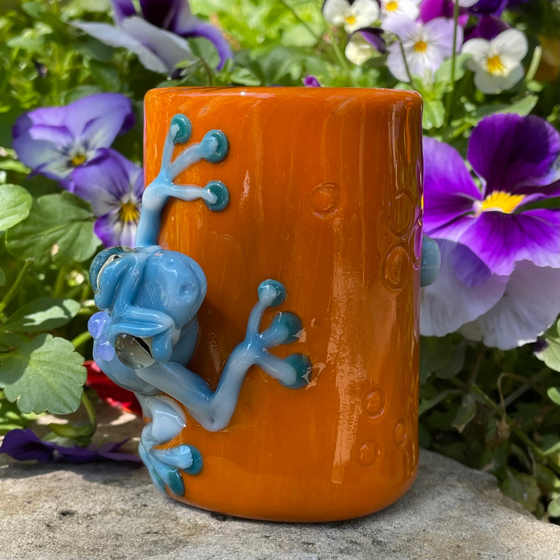 Leviathan Glass poison dart frog shot glass - hand-blown art