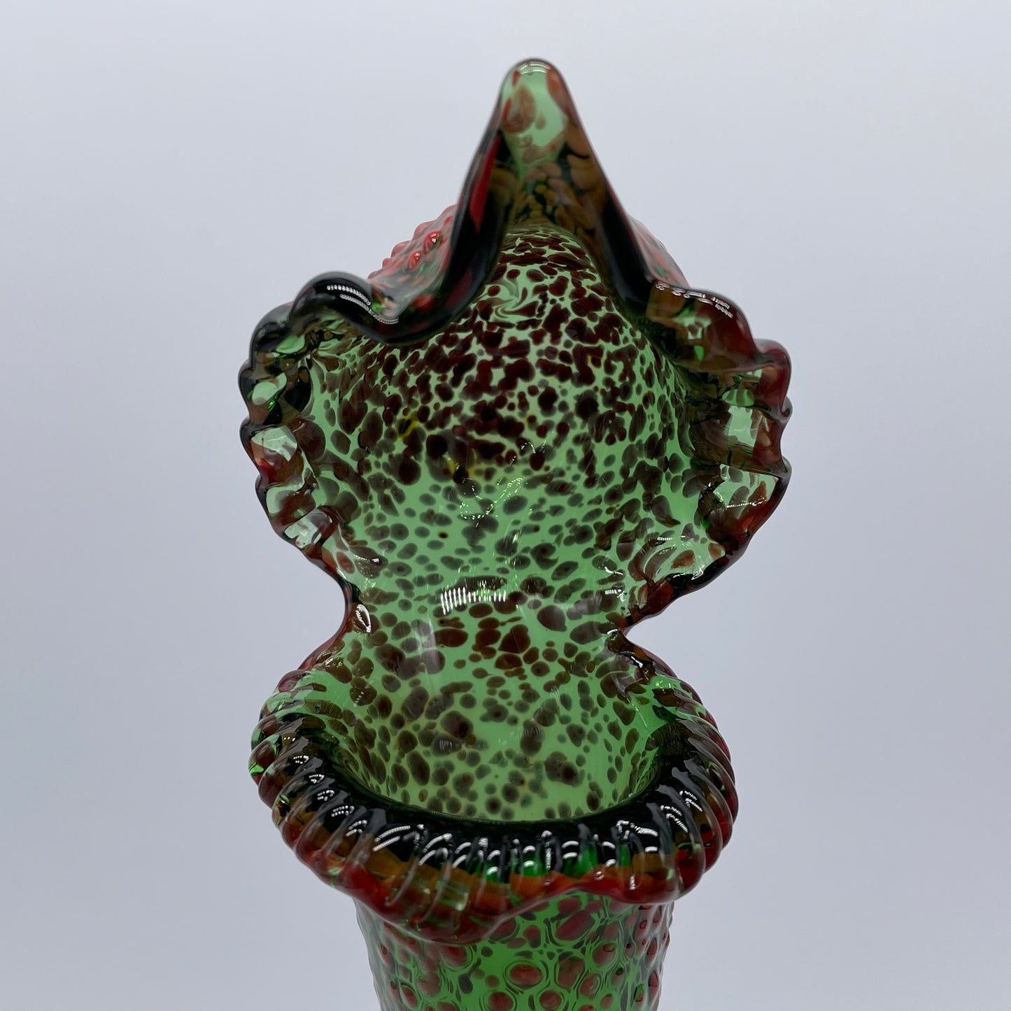 Pitcher plant sculpture craftsmanship - artisan glass work