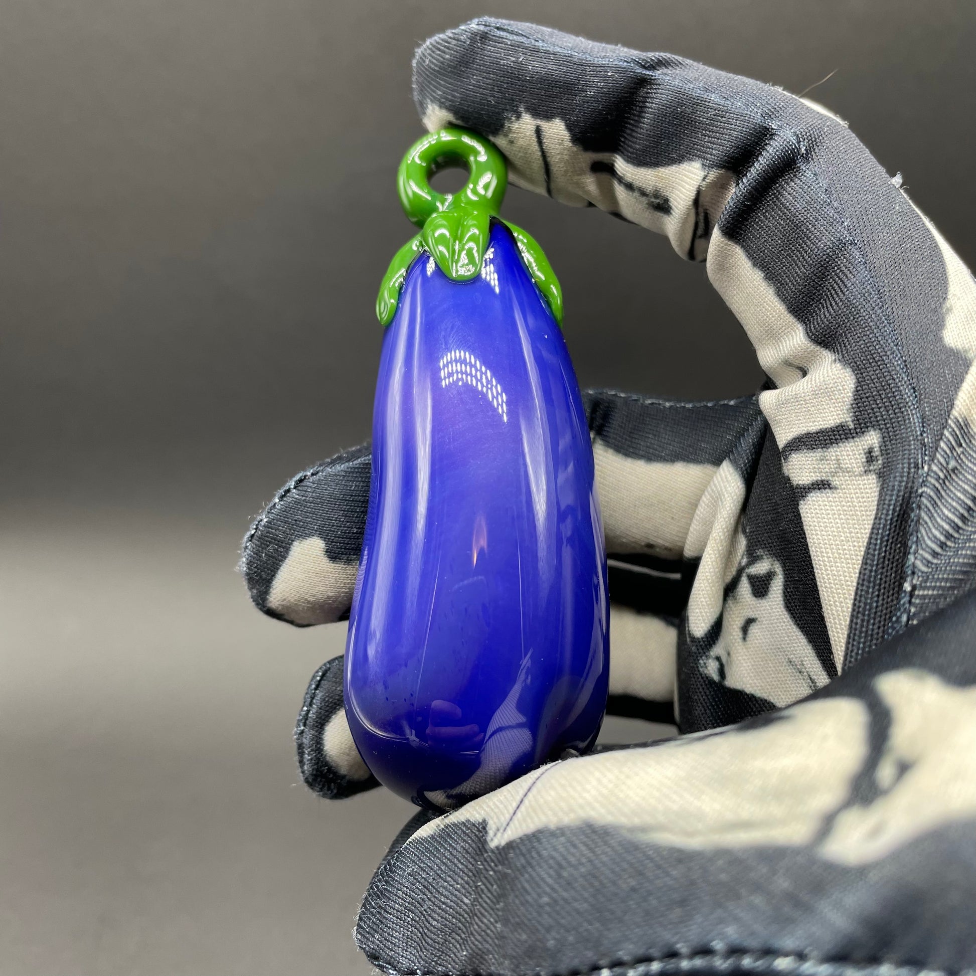 Premium Eggplant ornament - collectible glass art