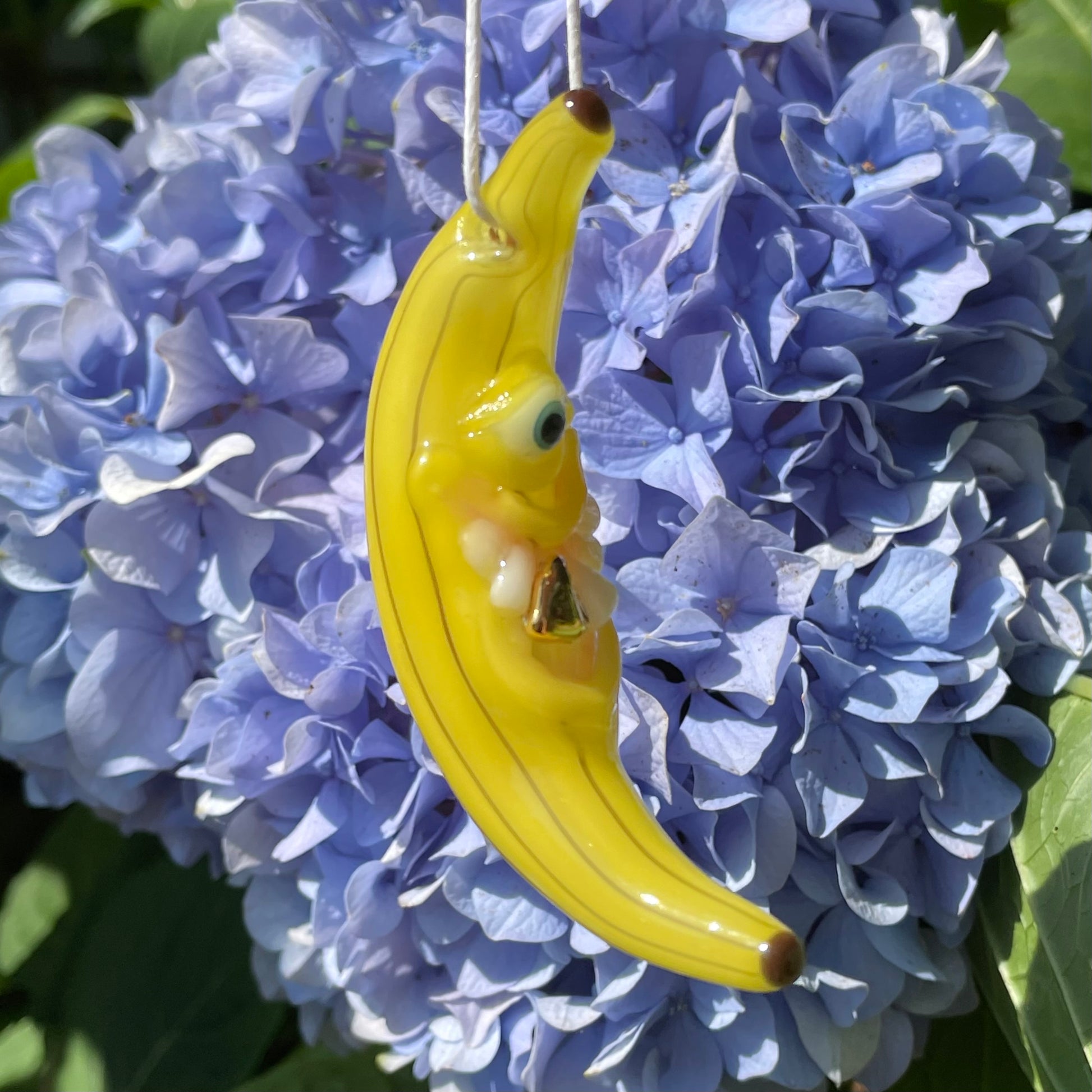 Banana pendant craftsmanship - artisan glass work