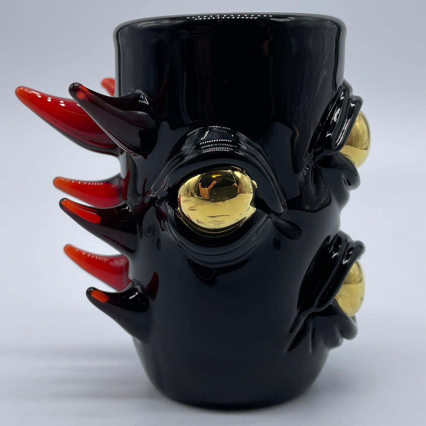 Artisan glass Onyx cyclops shot glass - detailed craftsmanship