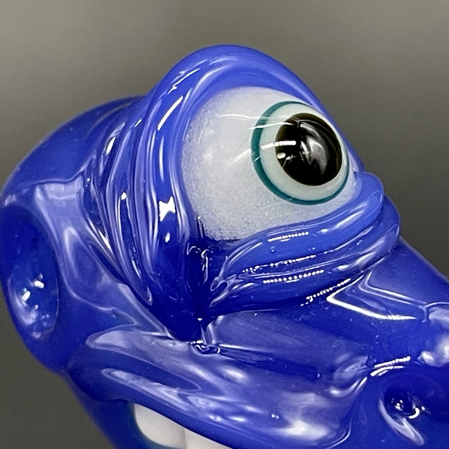 Hand-blown Cyclopsasarus glass pendant - Leviathan Glass original