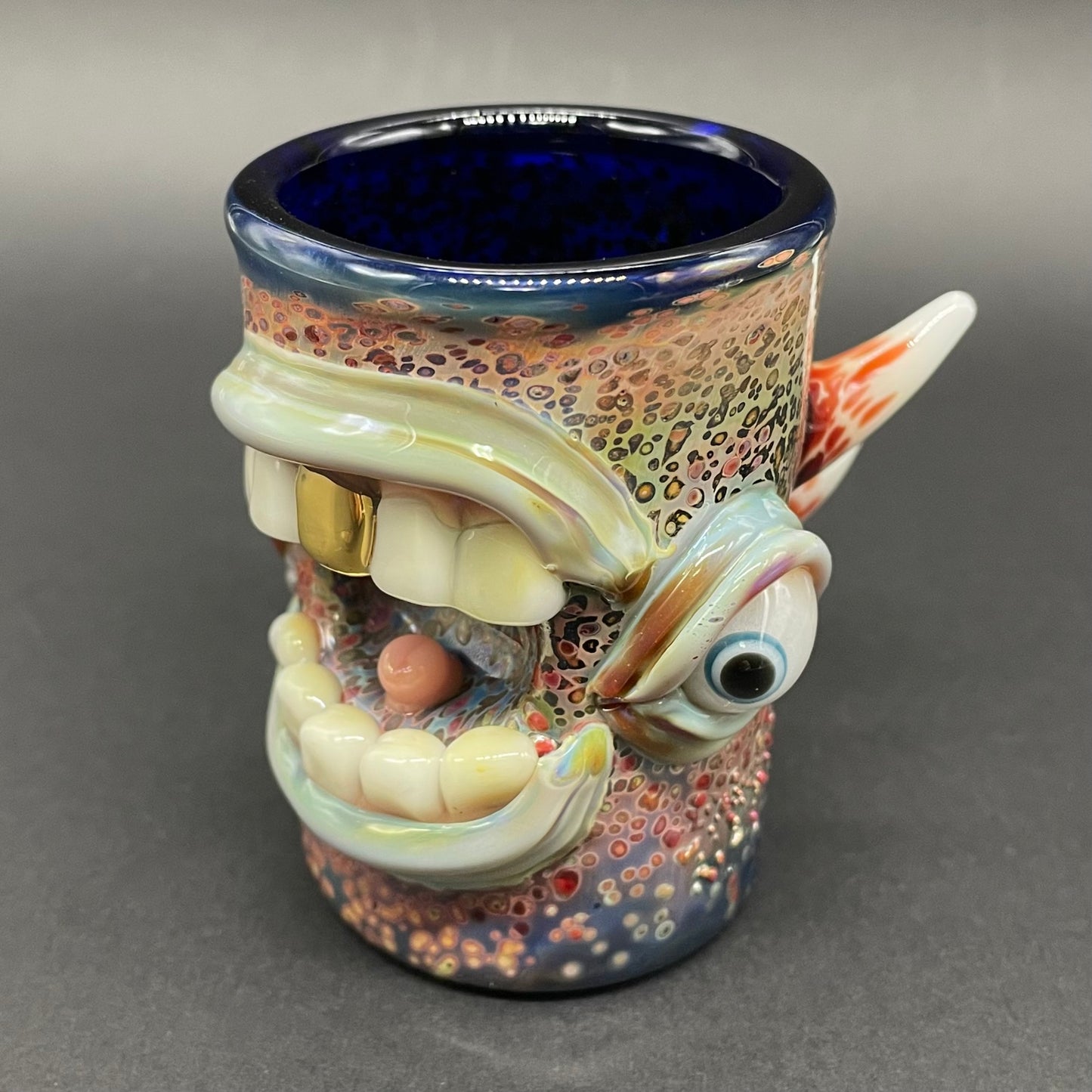 Artisan glass Screaming shot glass - detailed craftsmanship