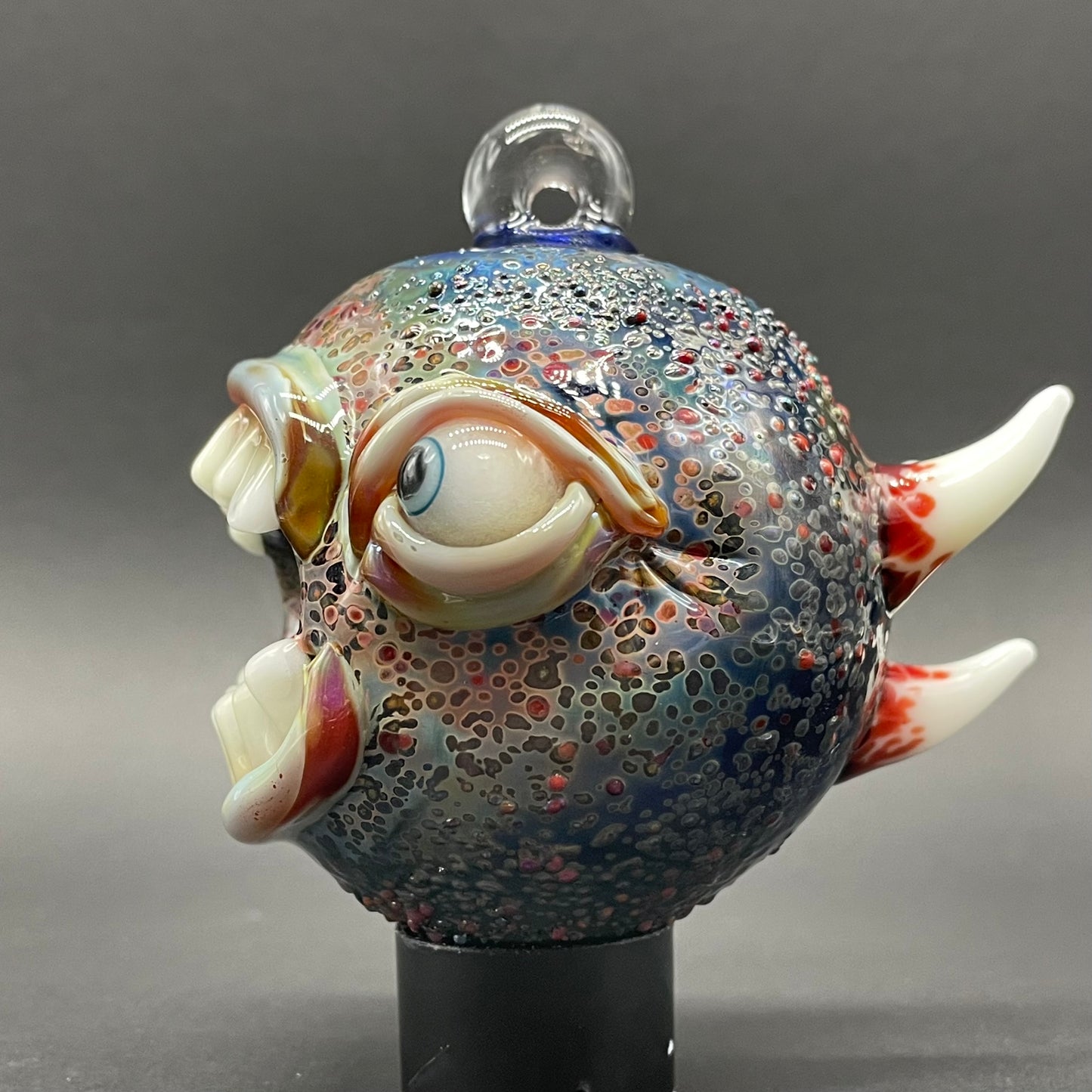 Screaming cyclops ornament detail view - premium glass art