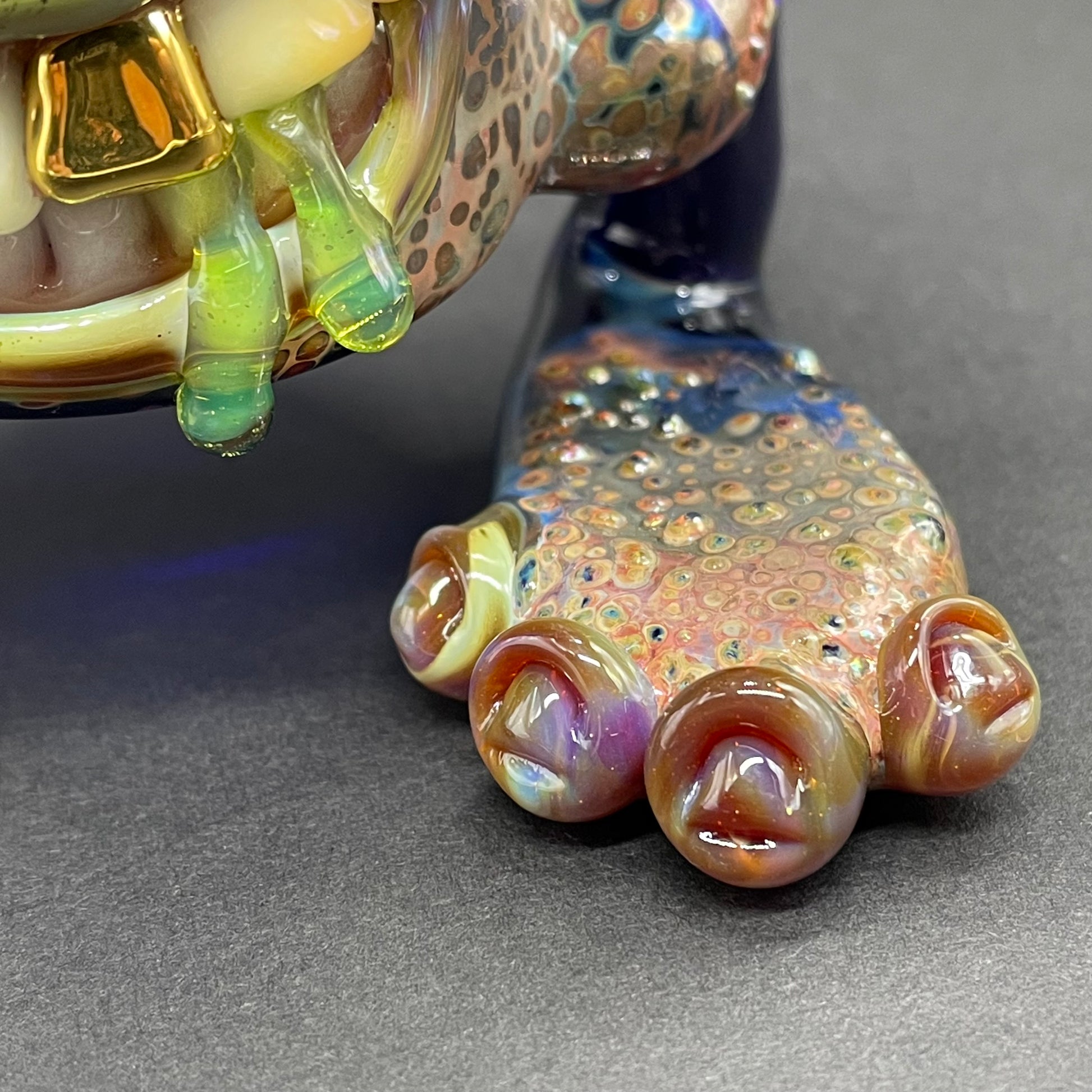 The Bearer of cups by Leviathan Glass - artisan detail