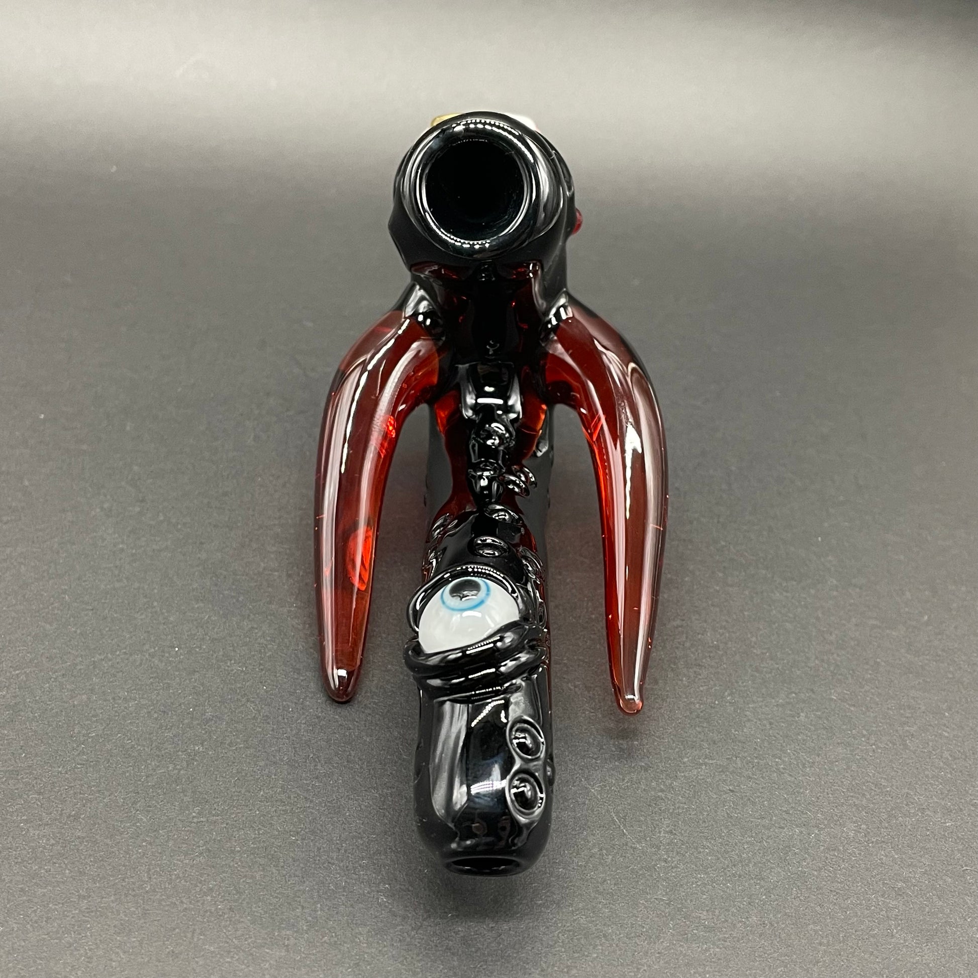 Artisan glass Red tusk Sherlock - detailed craftsmanship