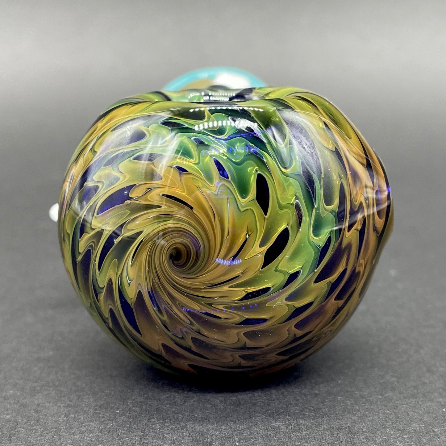 Artisan glass Gold Fumed Cyclops Spoon - detailed craftsmanship
