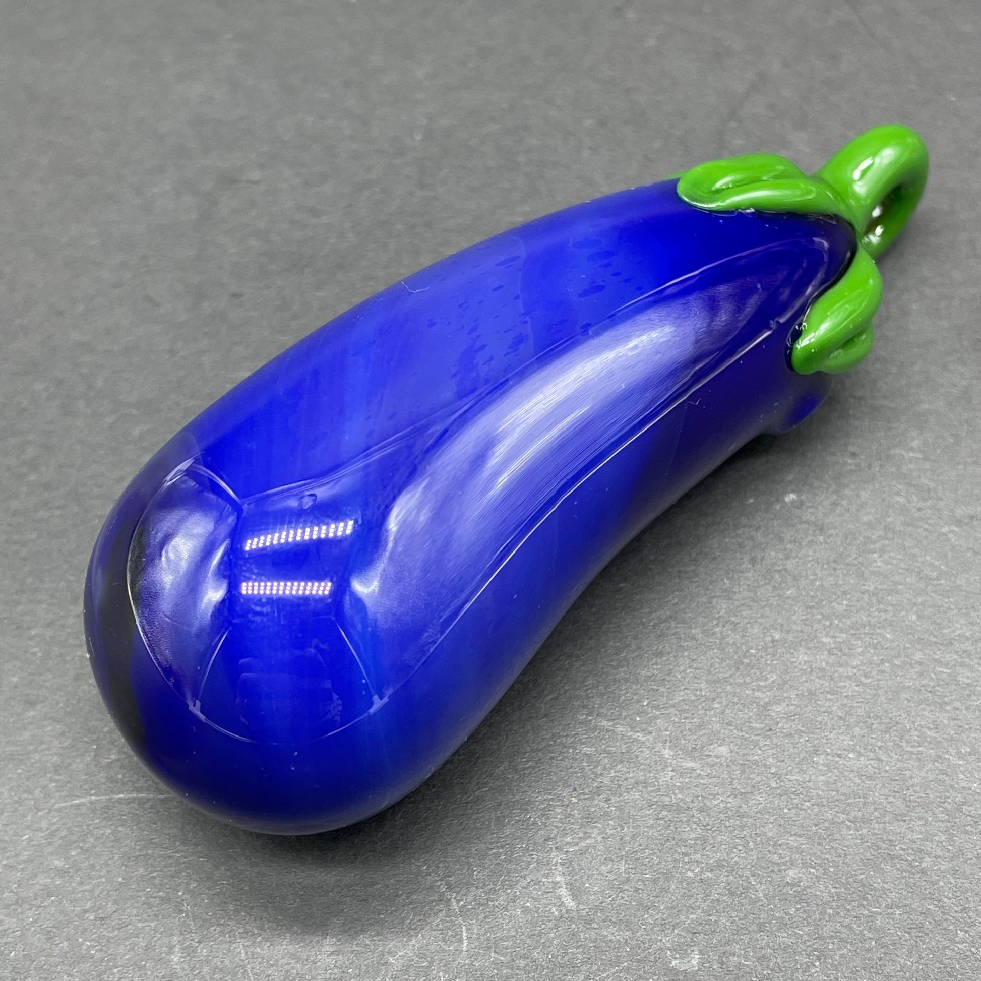 Eggplant ornament craftsmanship - artisan glass work