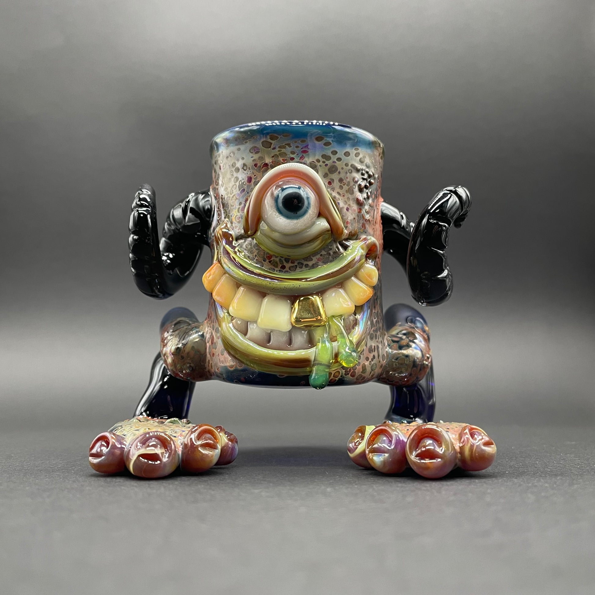 Hand-blown glass The Bearer of cups by Leviathan Glass