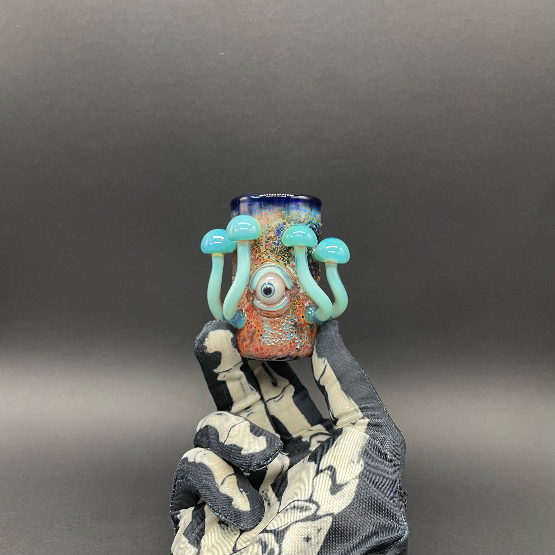 Artisan glass Marina mushroom shot glass - detailed craftsmanship