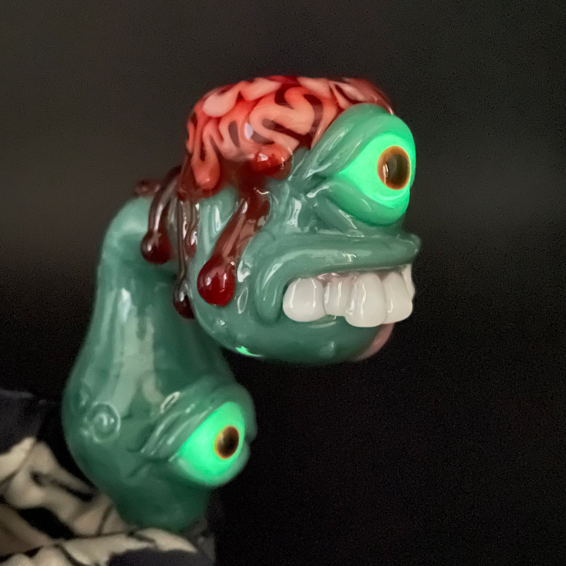 Hand-blown 18mm single hole Brainless bob slide - Leviathan Glass original