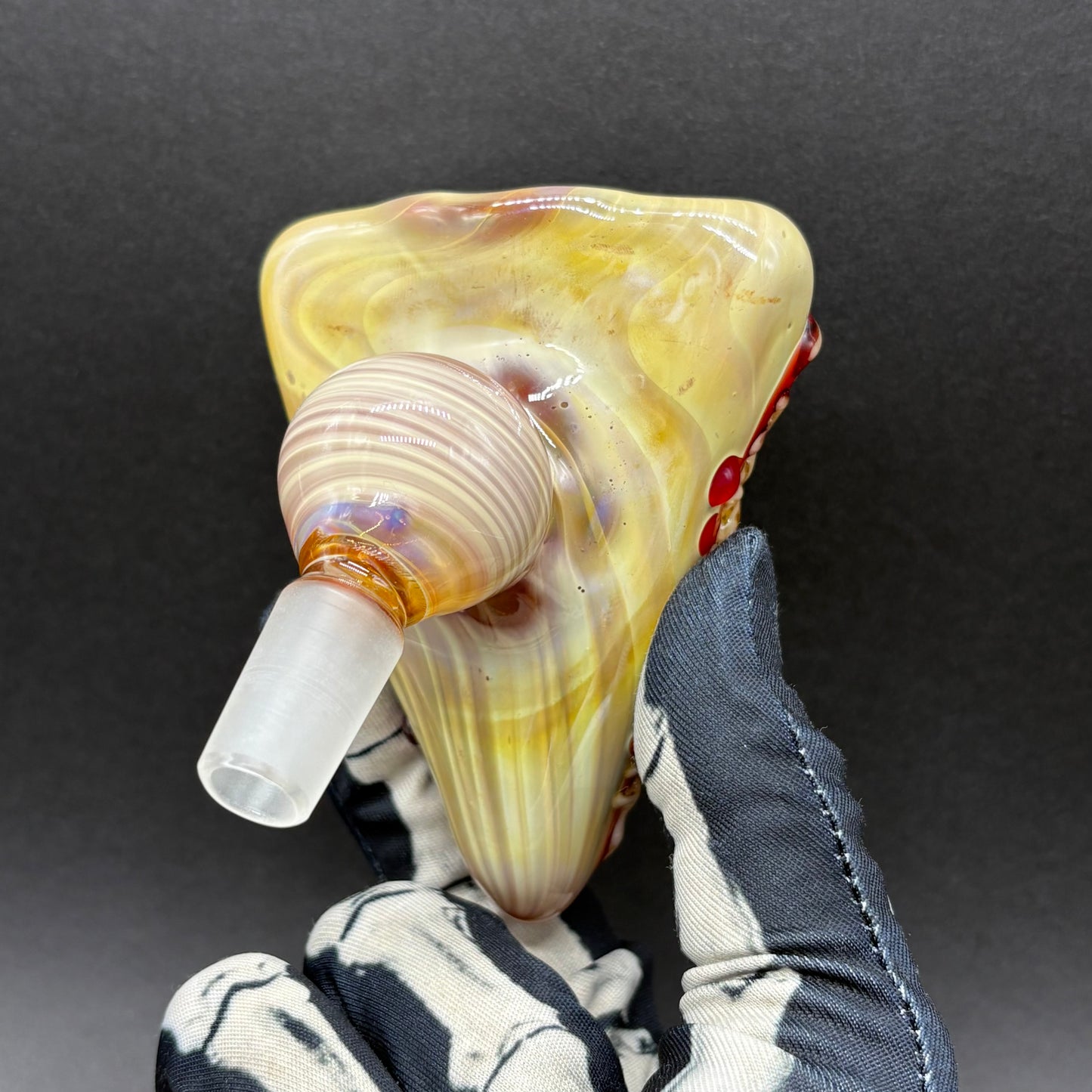 Artisan glass Pizza ash catcher 14mm 45° - detailed craftsmanship