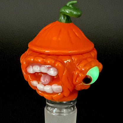 Artisan glass 18mm screaming pumpkin slide - detailed craftsmanship