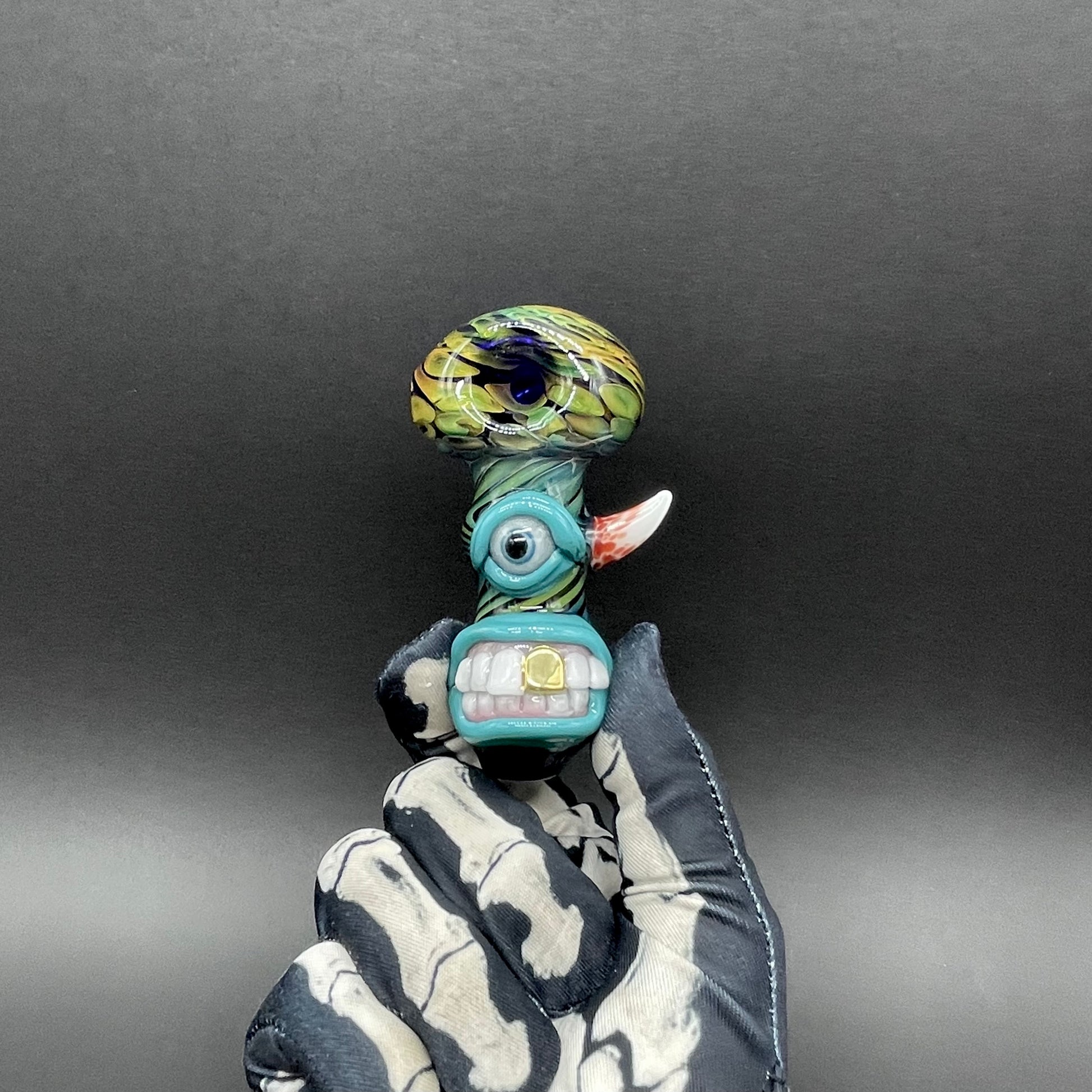Gold Fumed Cyclops Spoon by Leviathan Glass - artisan detail