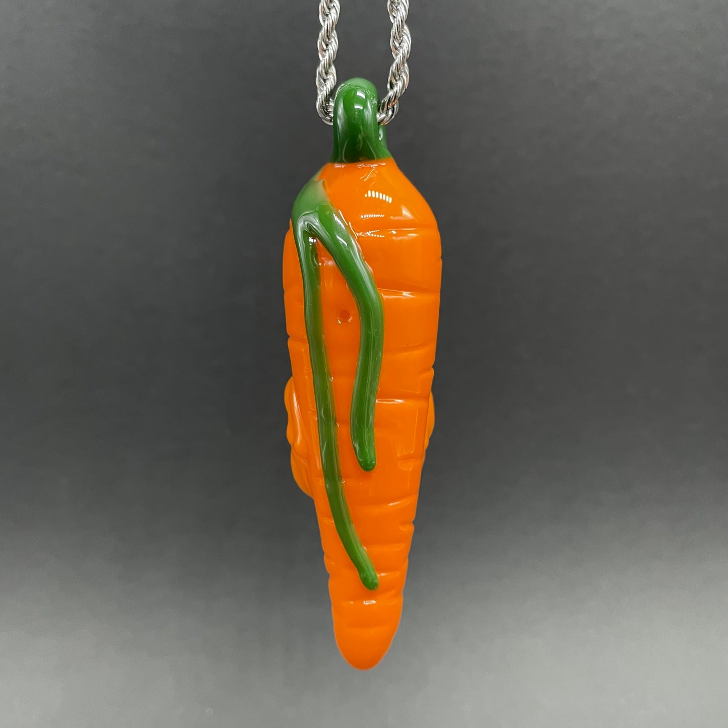 Artisan glass Glass carrot pendant - detailed craftsmanship