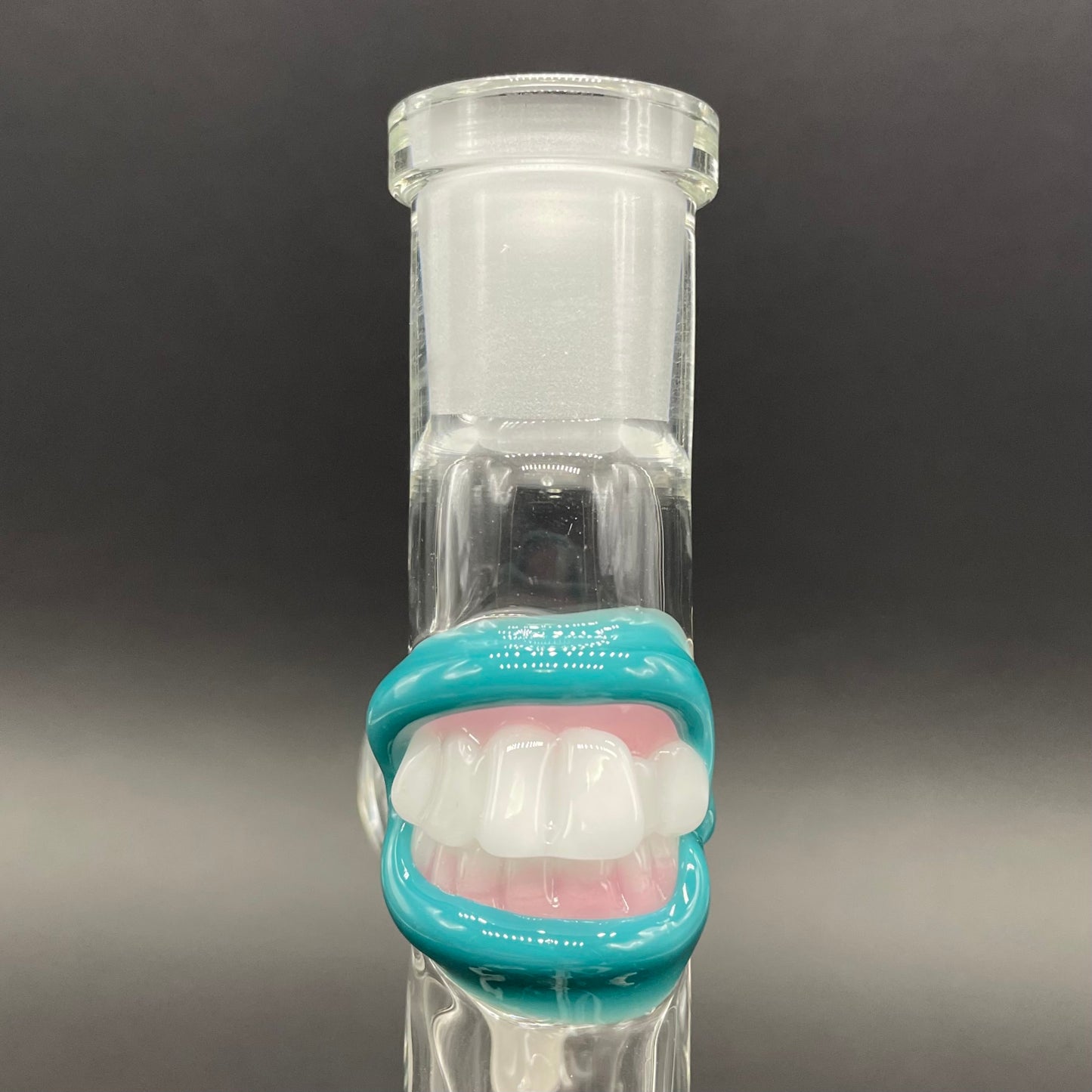 14mm 45° ash catch (teeth) by Leviathan Glass - artisan detail