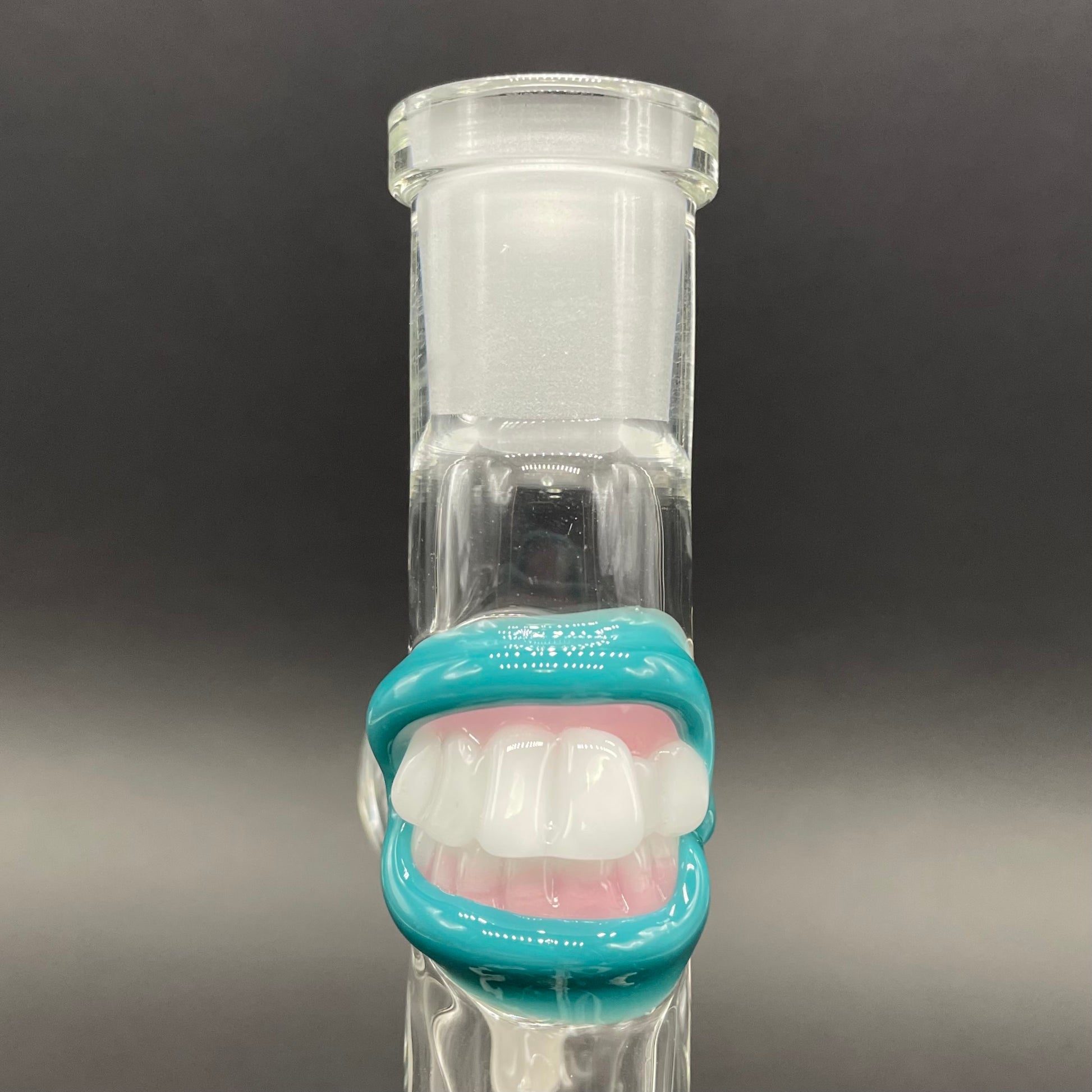 14mm 45° ash catch (teeth) by Leviathan Glass - artisan detail