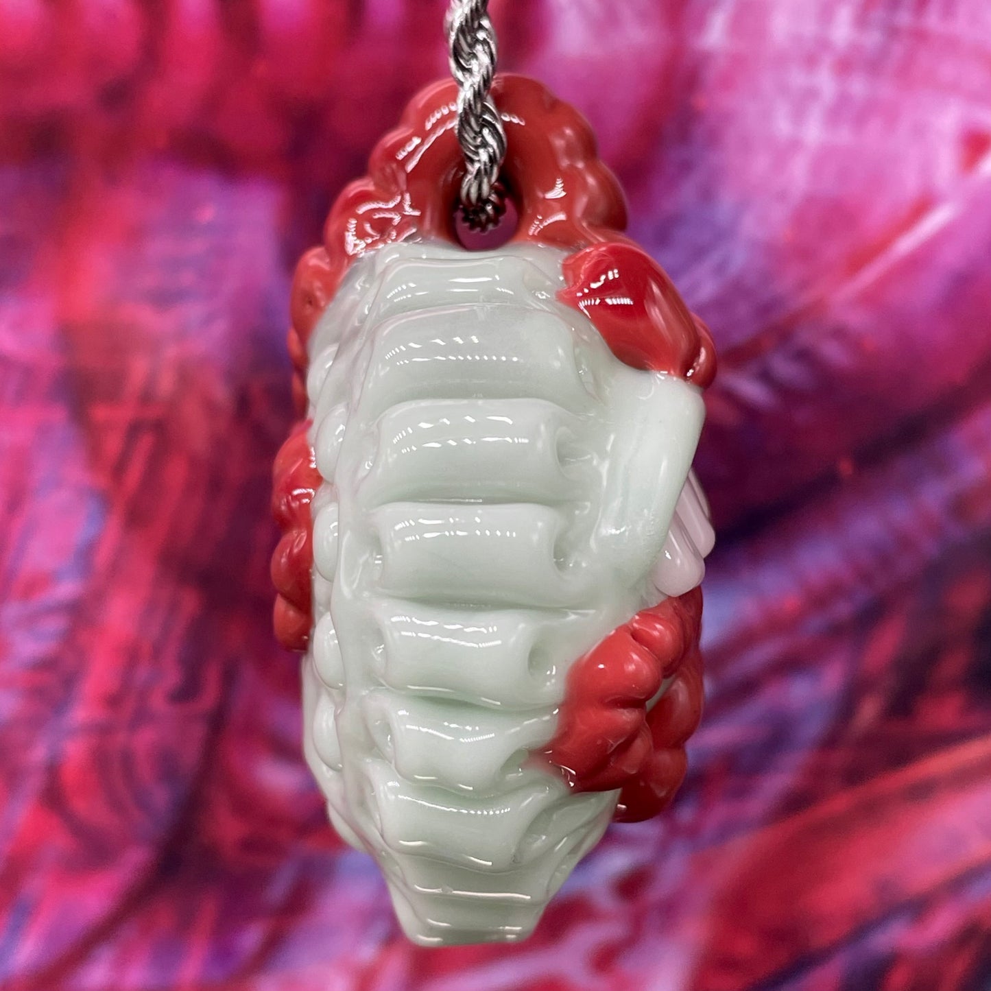 Artisan glass Worm eater pendant - detailed craftsmanship