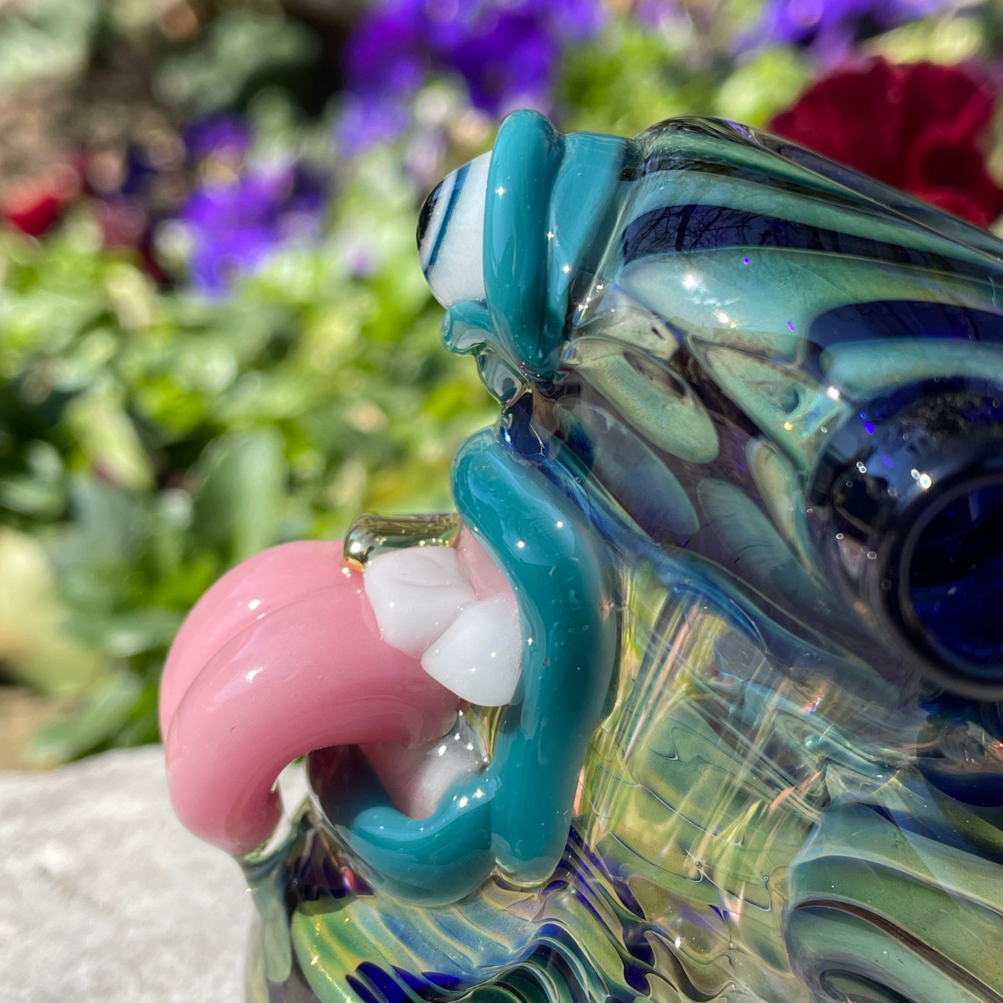 Tentacle tongue bubbler by Leviathan Glass - artisan detail