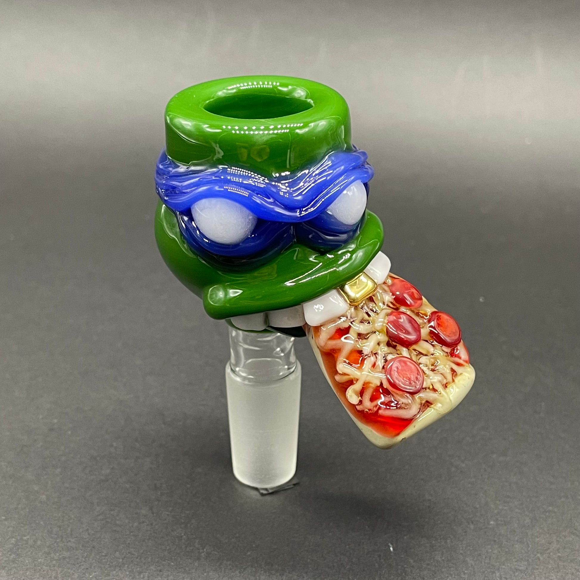 Close-up of Leonardo 14mm - handcrafted glass