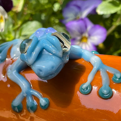 Premium poison dart frog shot glass - collectible glass art